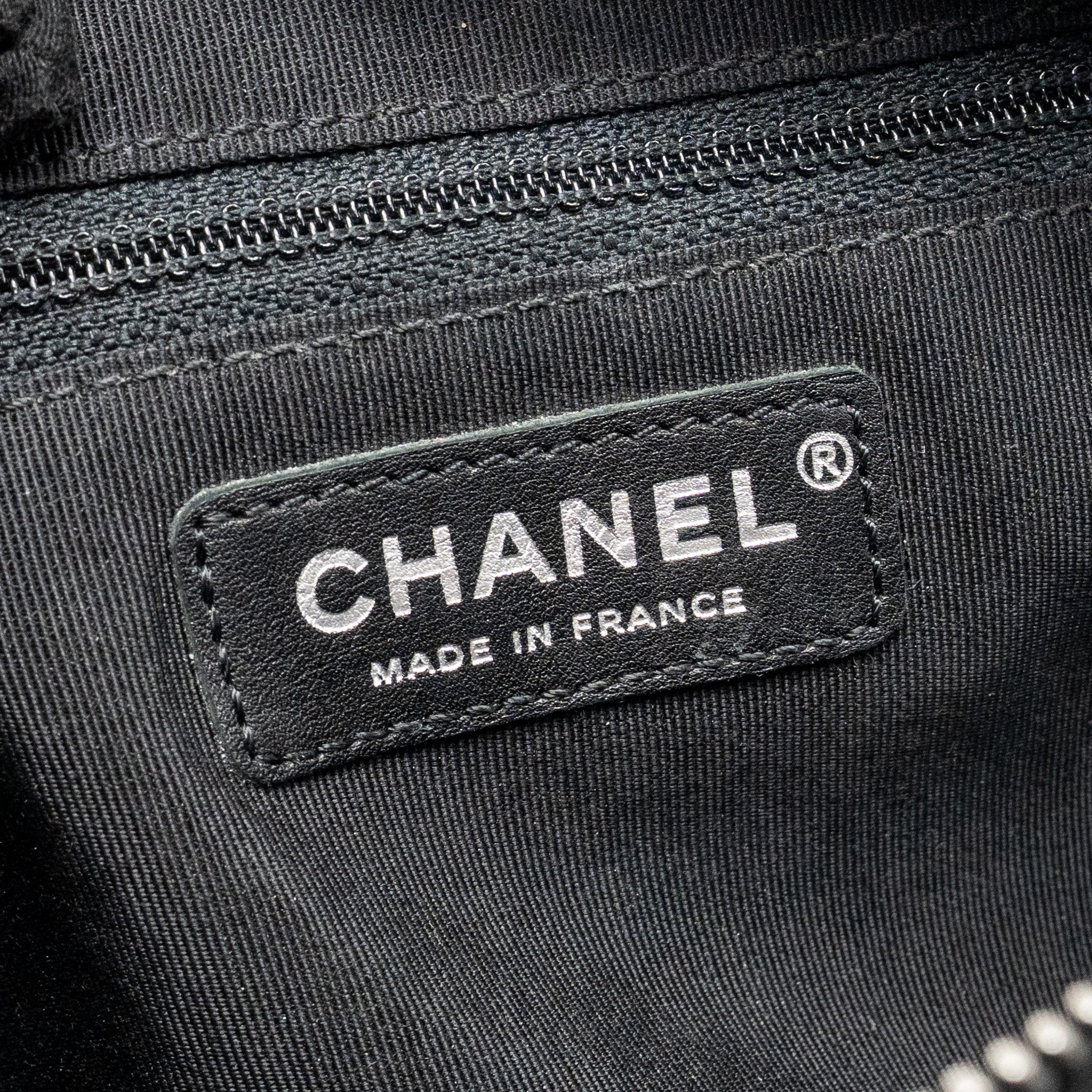 Chanel Medium Casual Rock Flap Bag Grained Calfskin Black Ruthenium Hardware - Image 16