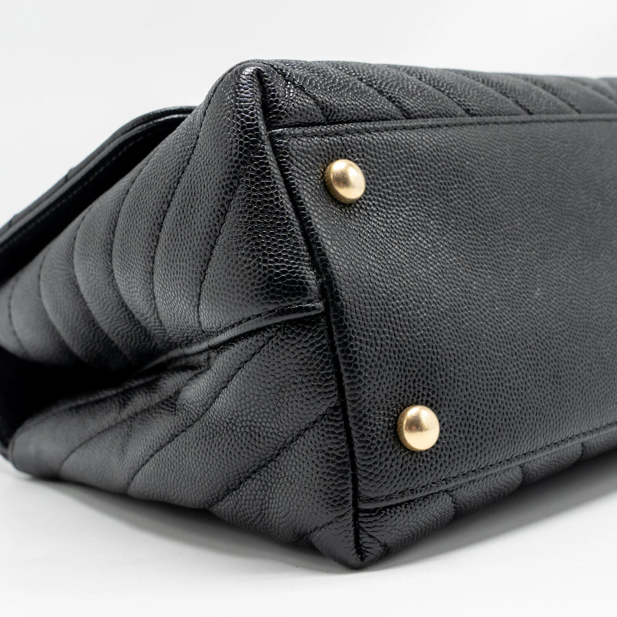 Chanel Medium Chevron Coco handle caviar black GHW - Image 6