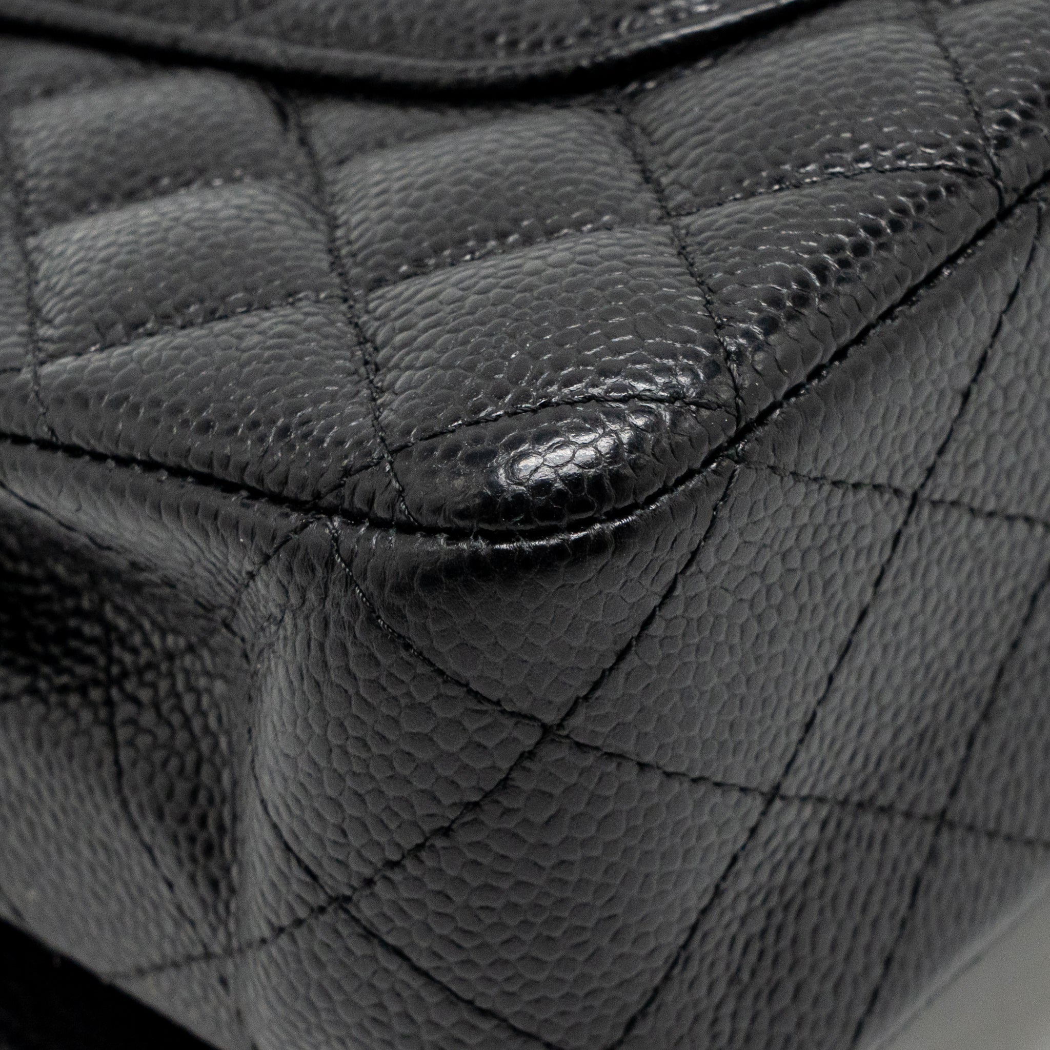 Chanel Medium Classic Double Flap Bag caviar Black GHW - Image 11