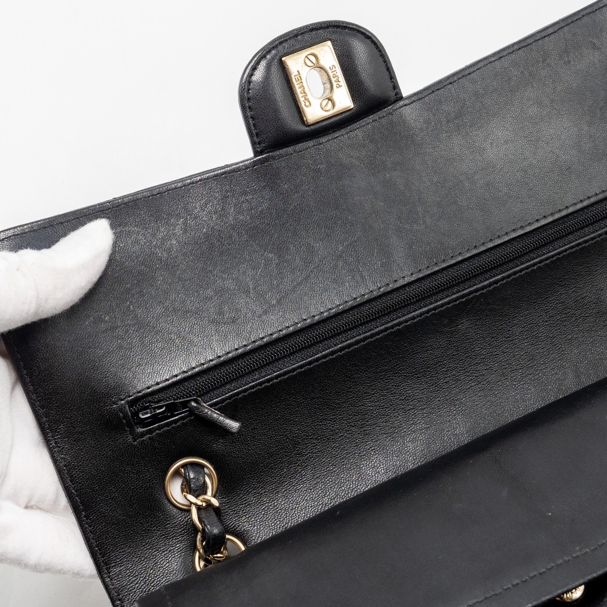Chanel medium Classic Double Flap Bag Chevron Lambskin Black LGHW - Image 14