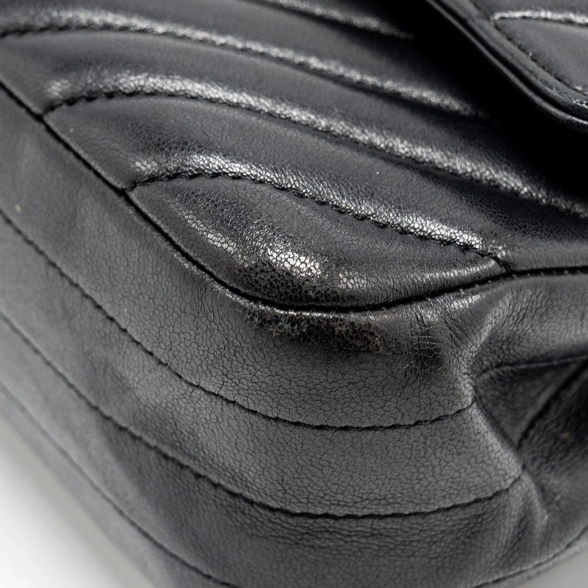 Chanel medium Classic Double Flap Bag Chevron Lambskin Black LGHW - Image 8
