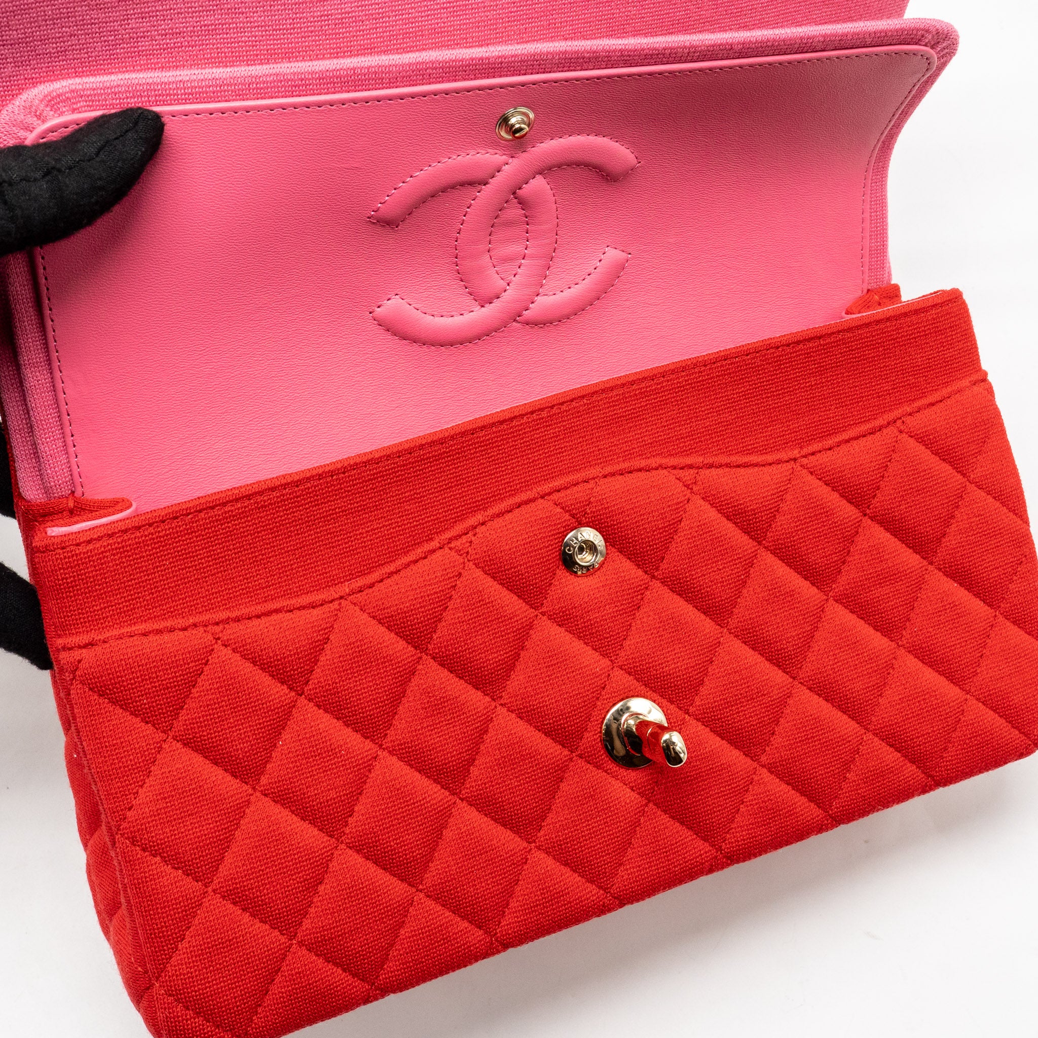 Chanel Medium Classic double flap bag fabric red /pink LGHW (microchip) - Image 15
