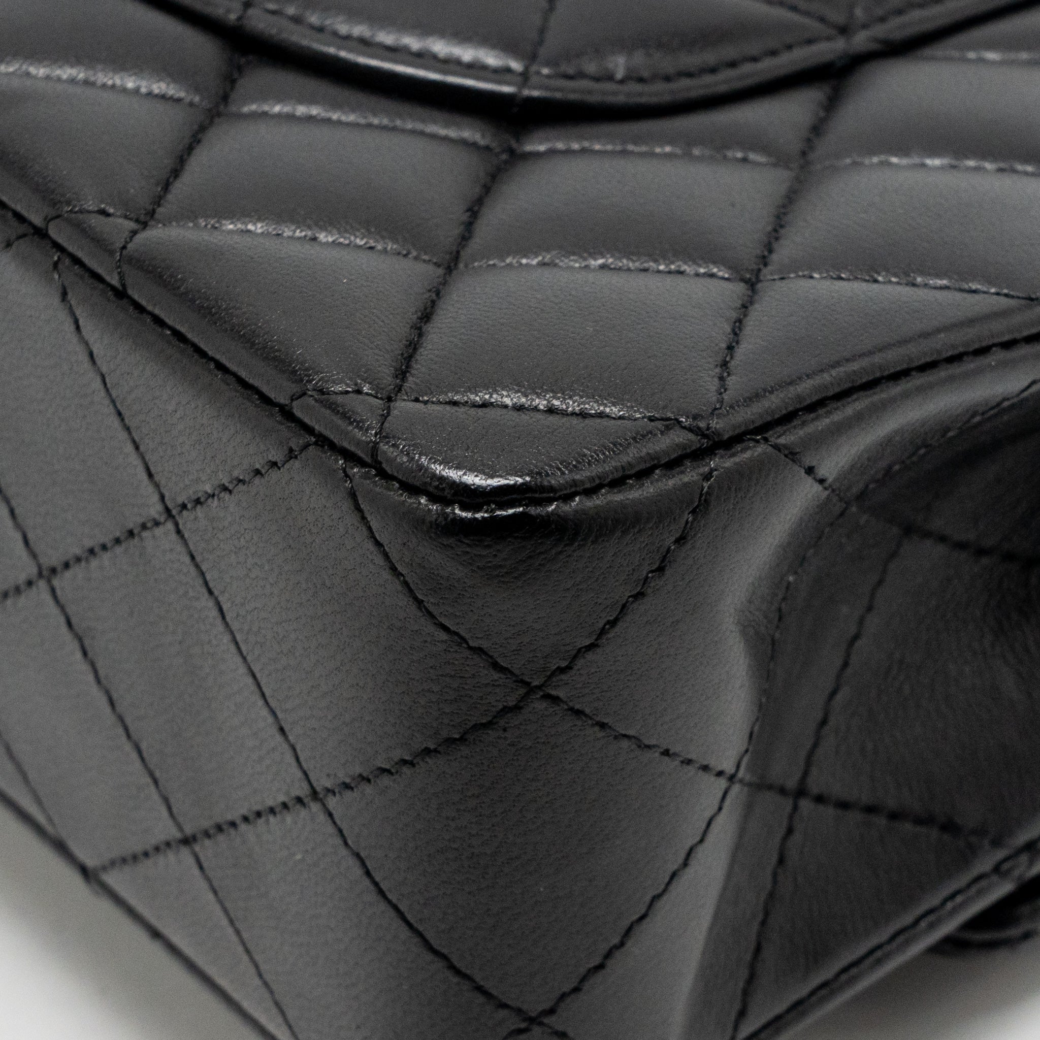 Chanel Medium Classic double Flap Bag Lambskin Black GHW - Image 12