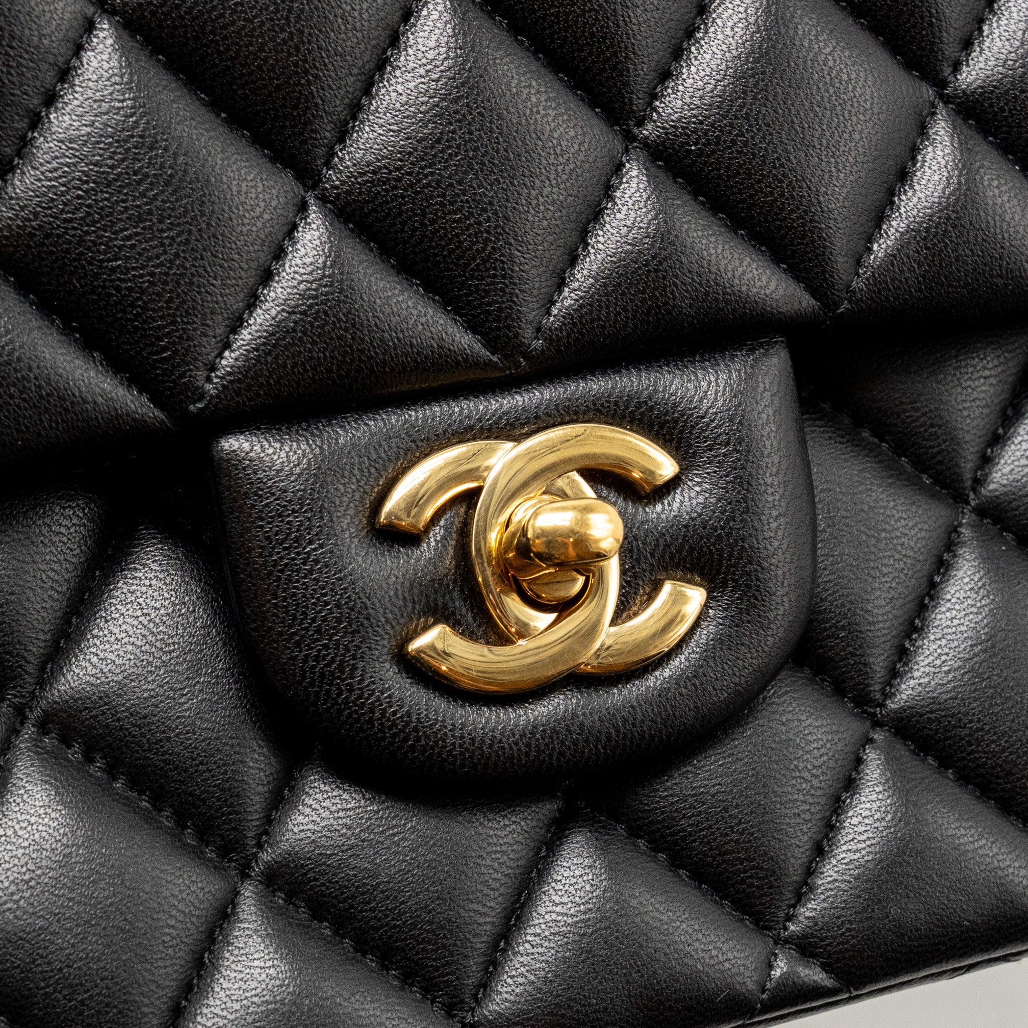 Chanel Medium Classic double Flap Bag Lambskin Black GHW - Image 13
