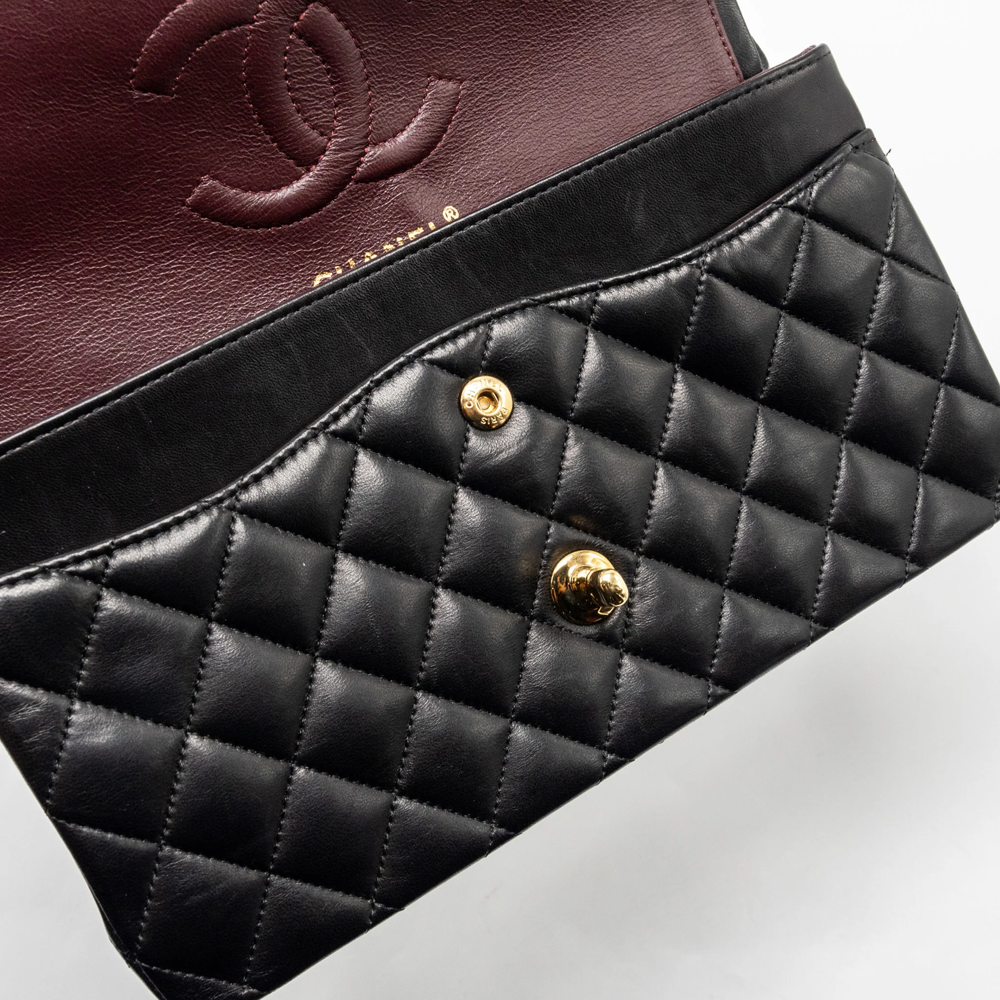 Chanel Medium Classic Double Flap Bag lambskin black GHW - Image 15