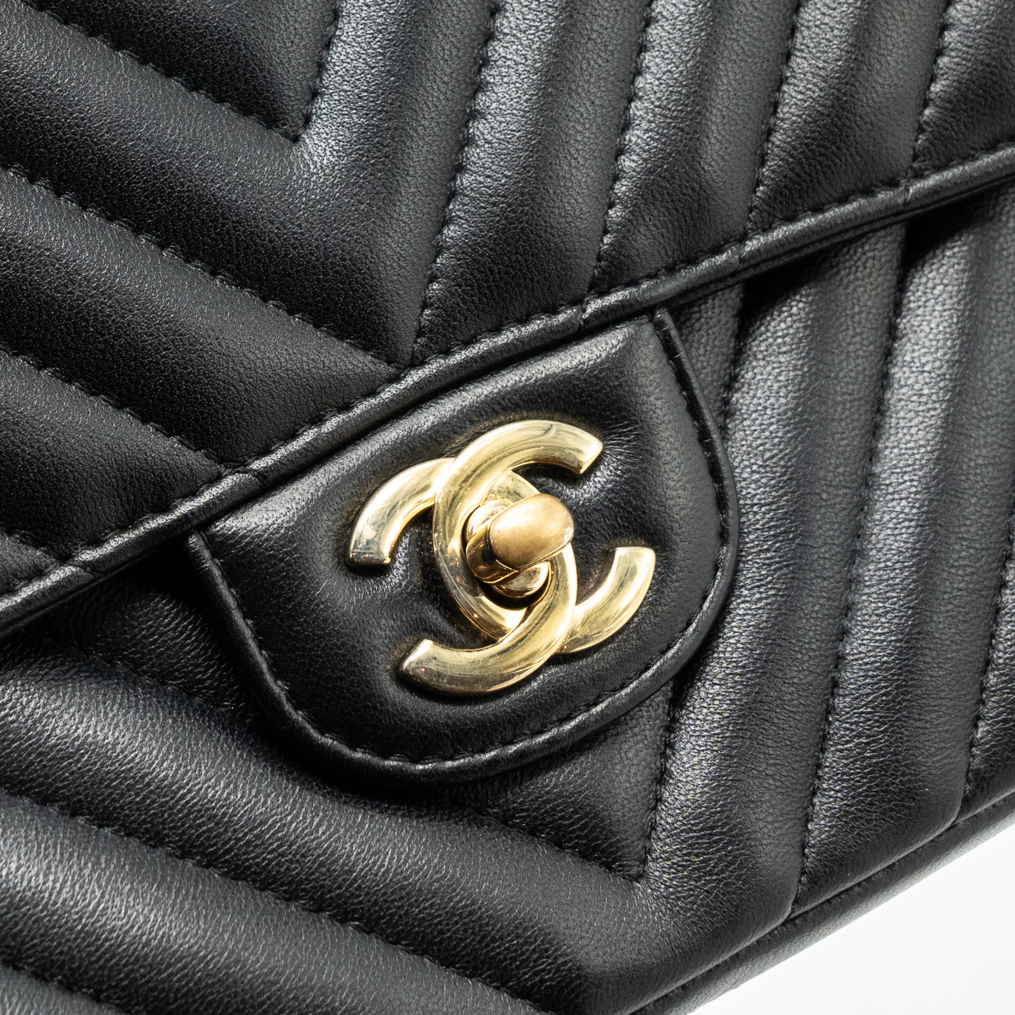 Chanel Medium Classic Double Flap Bag Lambskin Chevron Black LGHW - Image 9