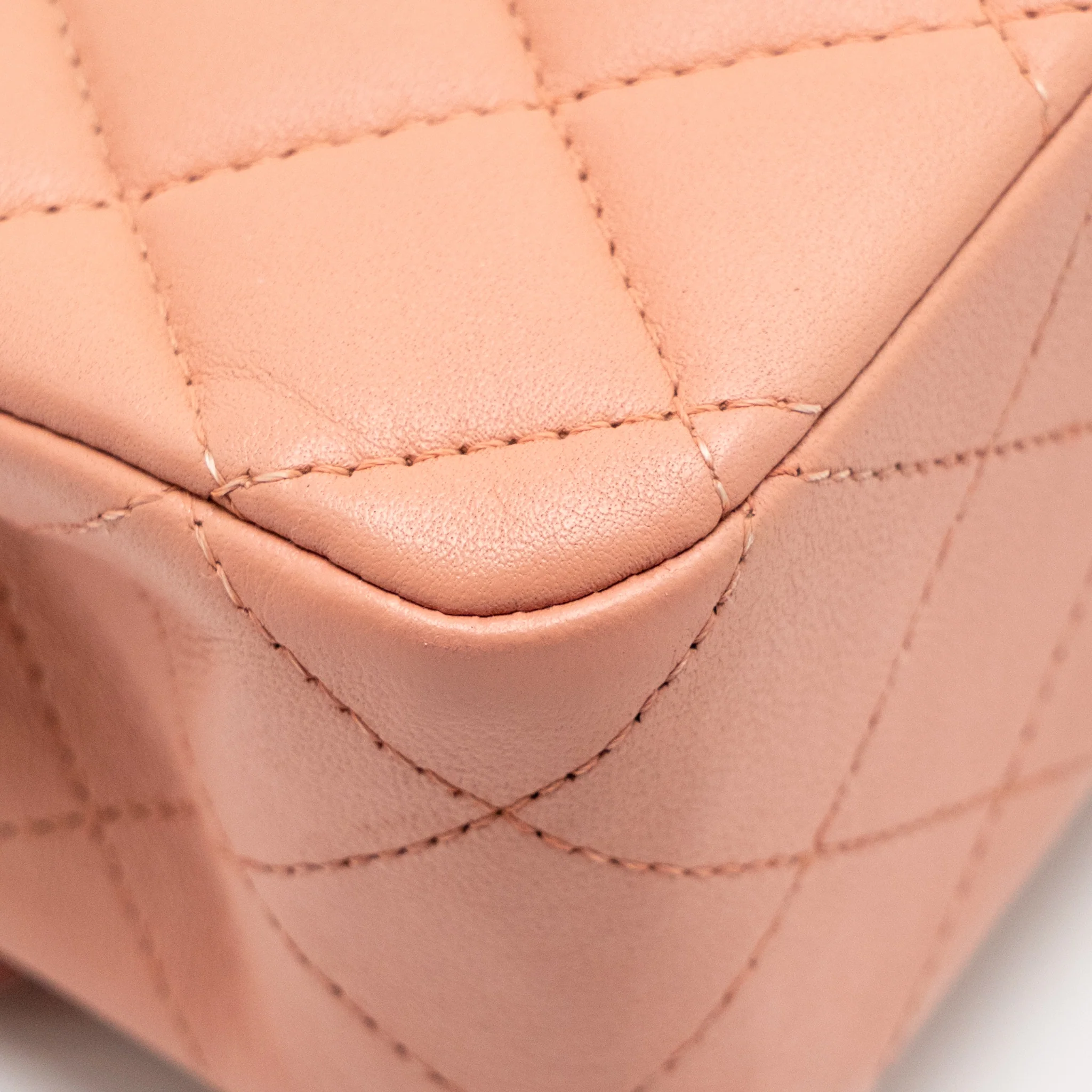 Chanel Medium Classic Double flap bag lambskin pink SHW (microchip) - Image 10