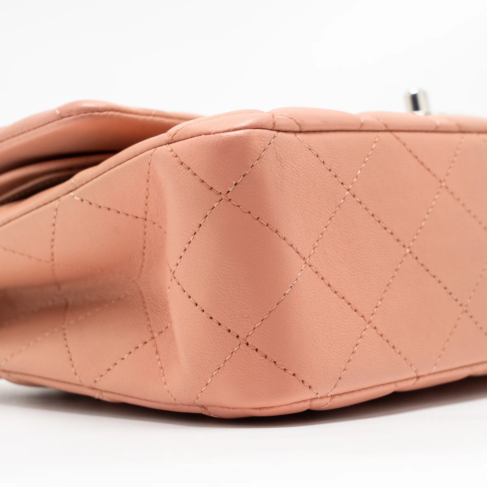 Chanel Medium Classic Double flap bag lambskin pink SHW (microchip) - Image 6