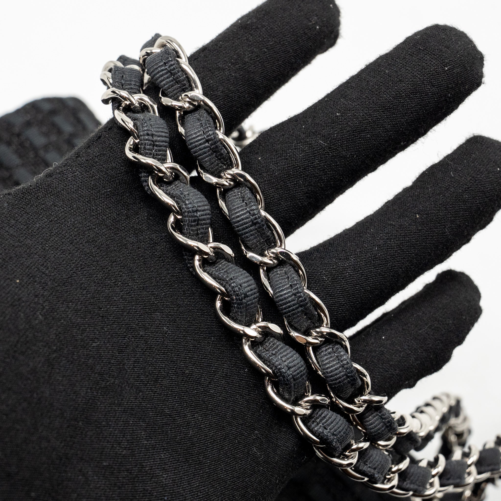 Chanel Medium Classic double flap bag tweed black SHW - Image 19
