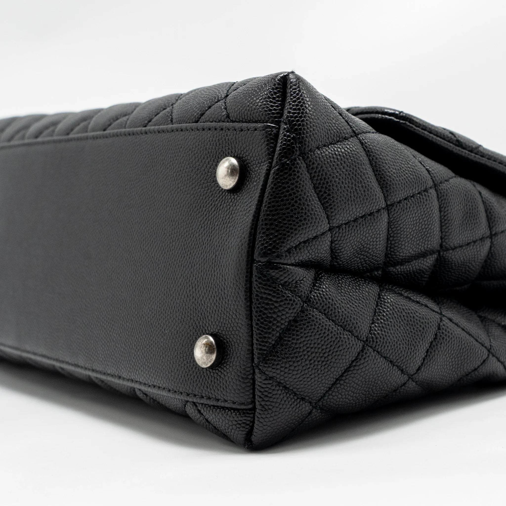 Chanel Medium Coco Handle Caviar/Lizard Handle Black/Burgundy Ruthenium Hardware - Image 7