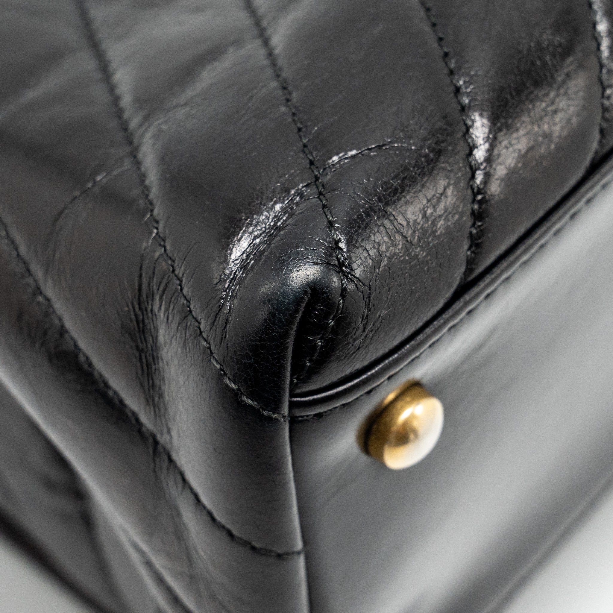 Chanel Medium Coco Handle Chevron Calfskin Black GHW - Image 11