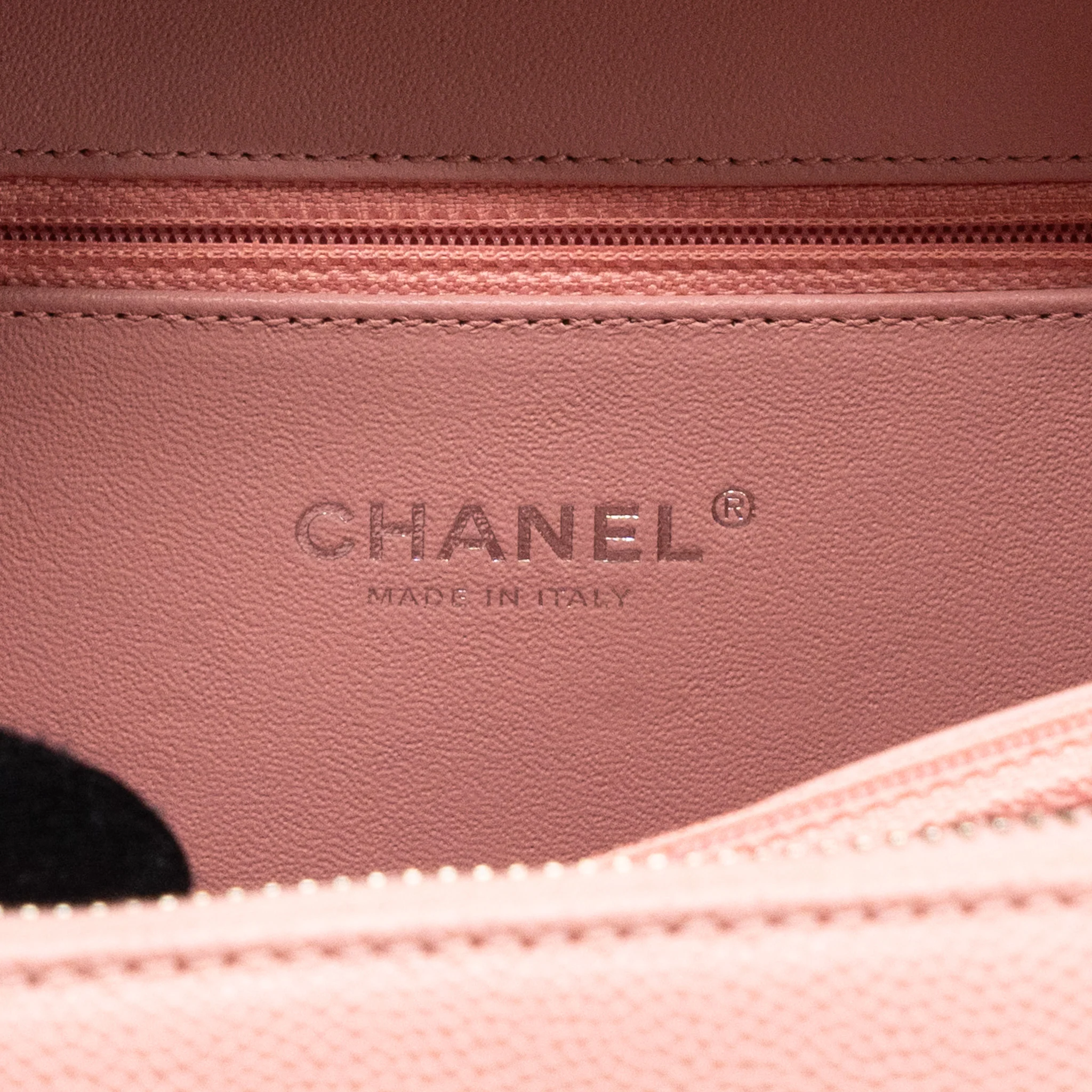 Chanel Medium Filigree Vanity Case Caviar Pink Multicolour SHW - Image 12