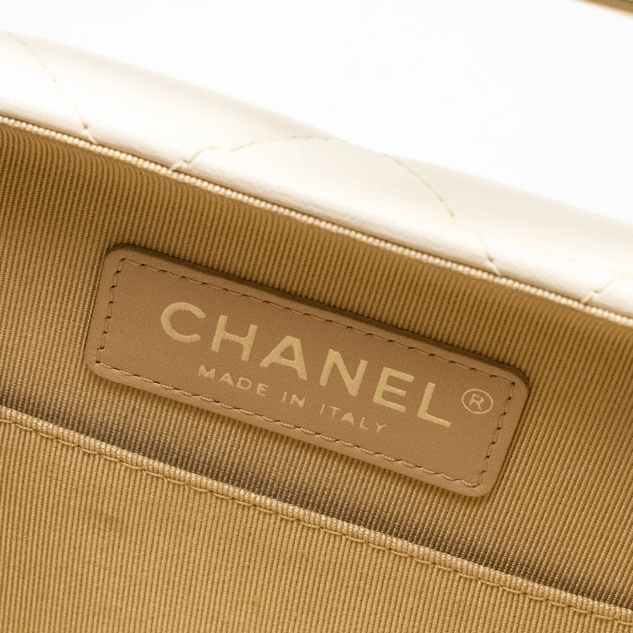 Chanel Metal Bar Clutch Bag Lambskin White SHW - Image 14