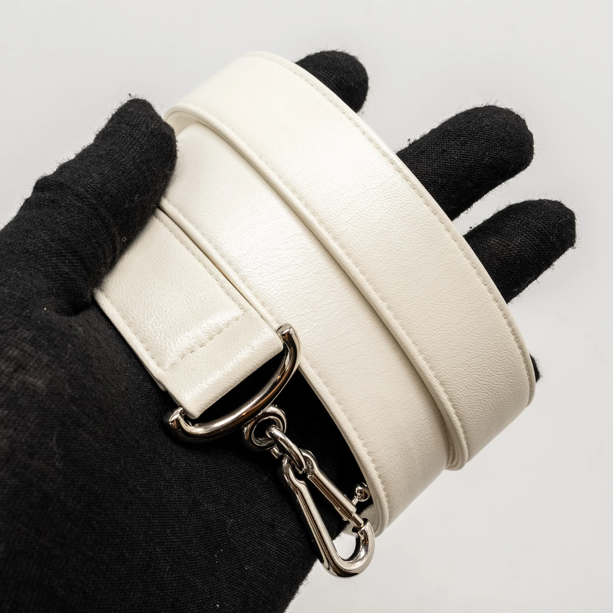 Chanel Metal Bar Clutch Bag Lambskin White SHW - Image 18