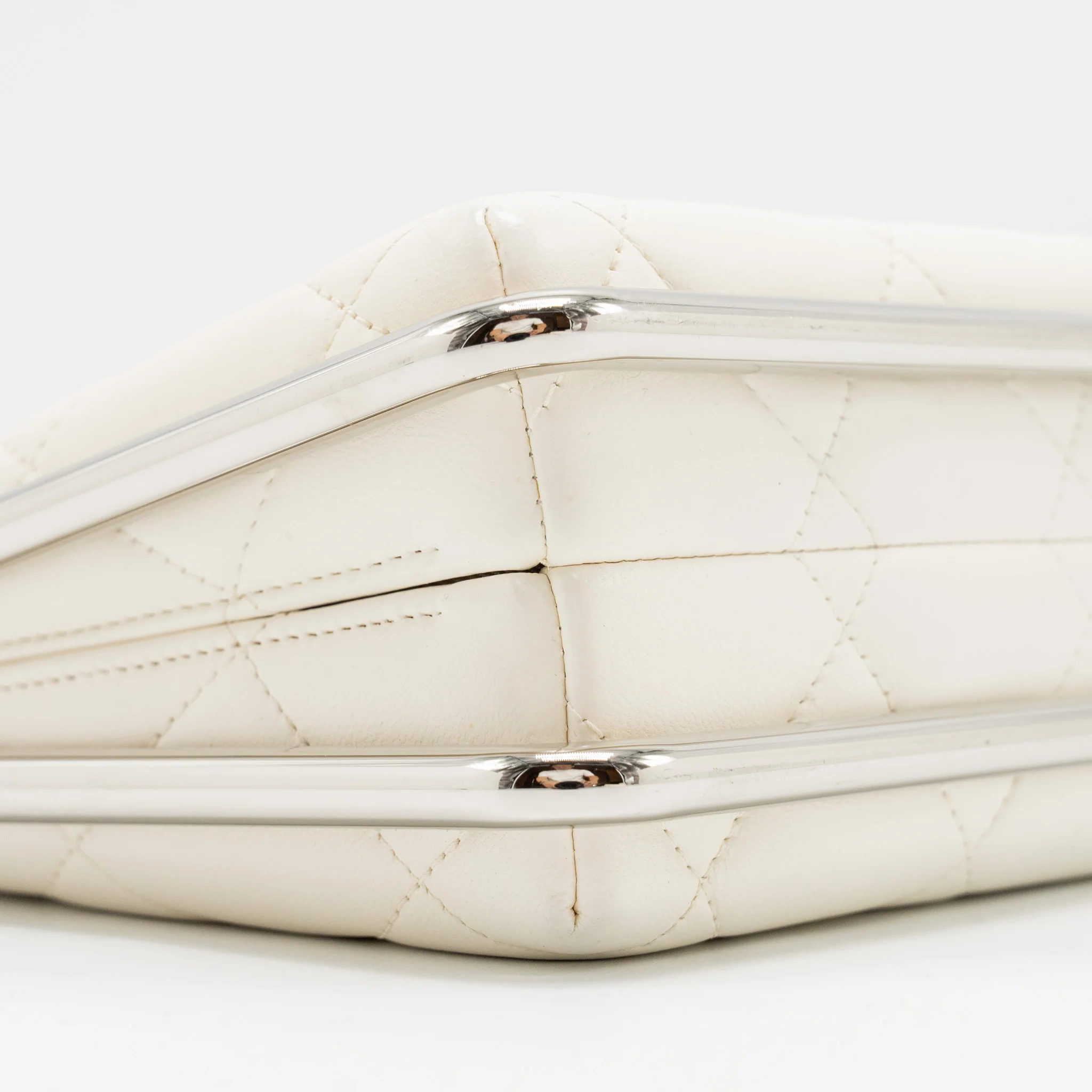 Chanel Metal Bar Clutch Bag Lambskin White SHW - Image 6