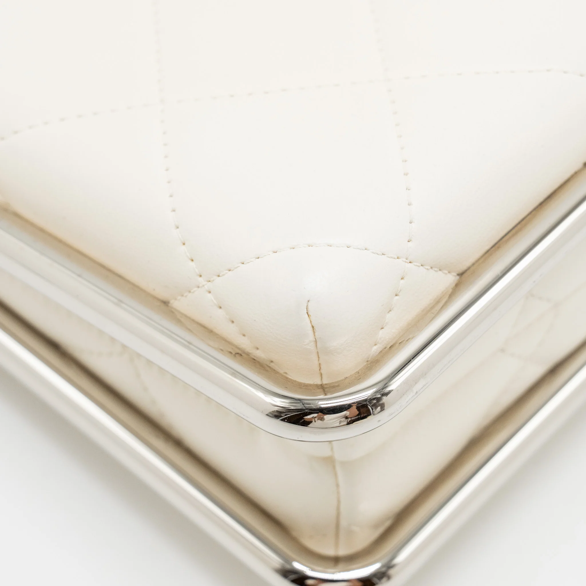 Chanel Metal Bar Clutch Bag Lambskin White SHW - Image 9