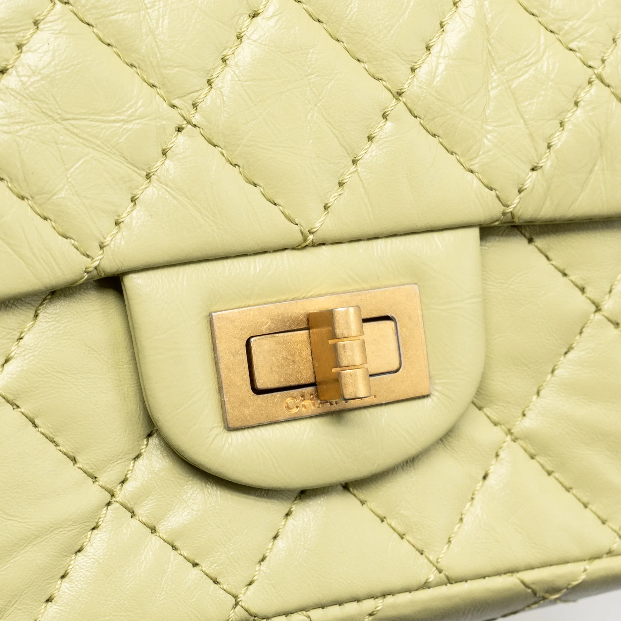 Chanel Mini 2.55 Reissue Aged Calfskin Green GHW - Image 12
