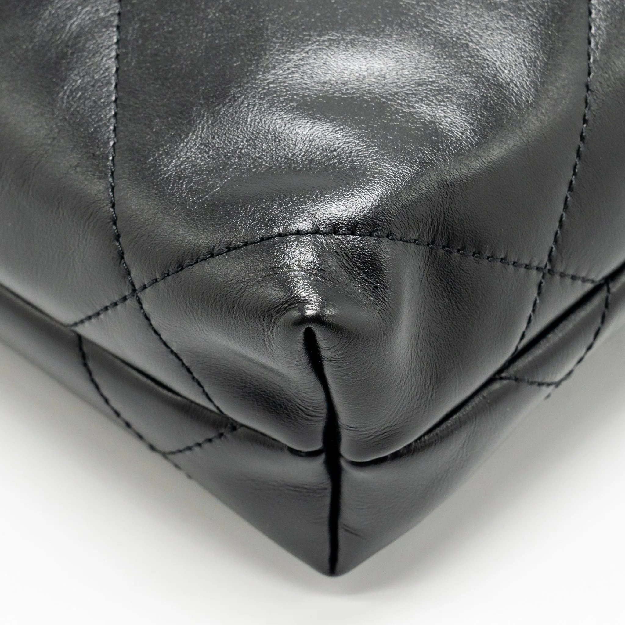 Chanel Mini 22 BAG Shiny Calfskin Black GHW (Microchip) - Image 11