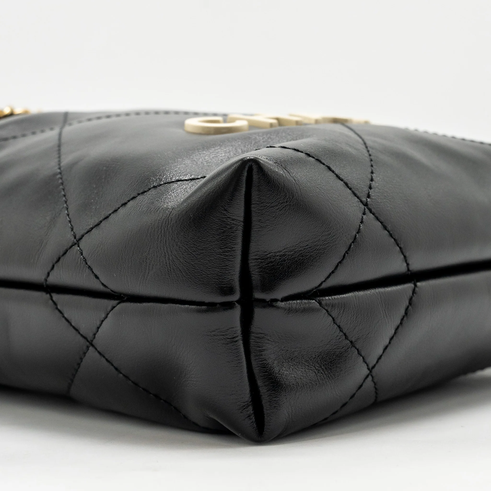 Chanel Mini 22 BAG Shiny Calfskin Black GHW (Microchip) - Image 6