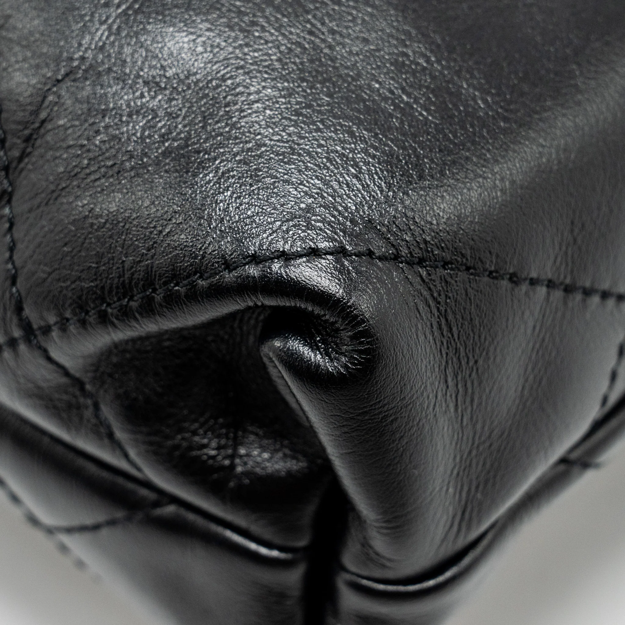 Chanel mini 22 Bag Shiny Calfskin Black SHW (Microchip) - Image 10