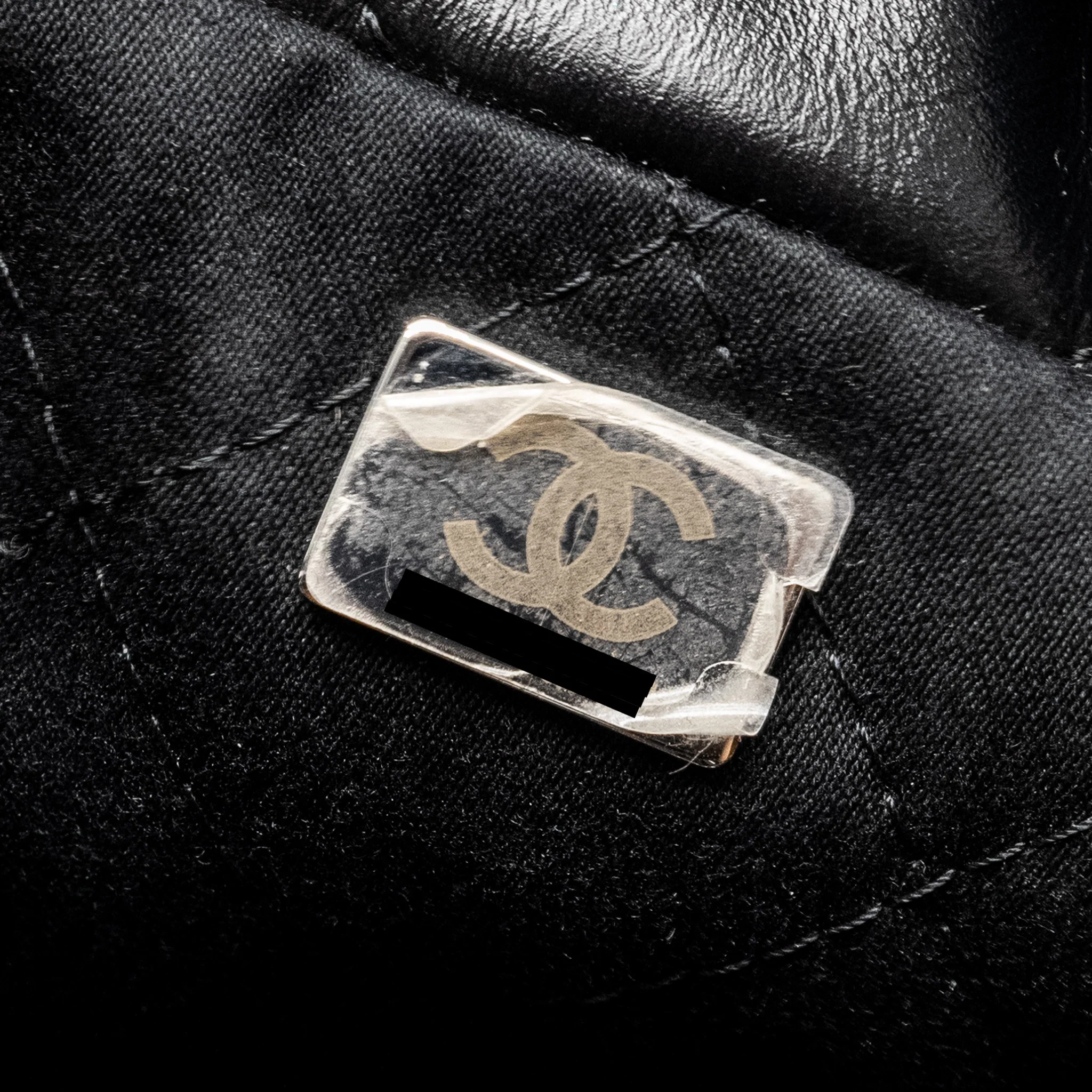 Chanel mini 22 Bag Shiny Calfskin Black SHW (Microchip) - Image 13