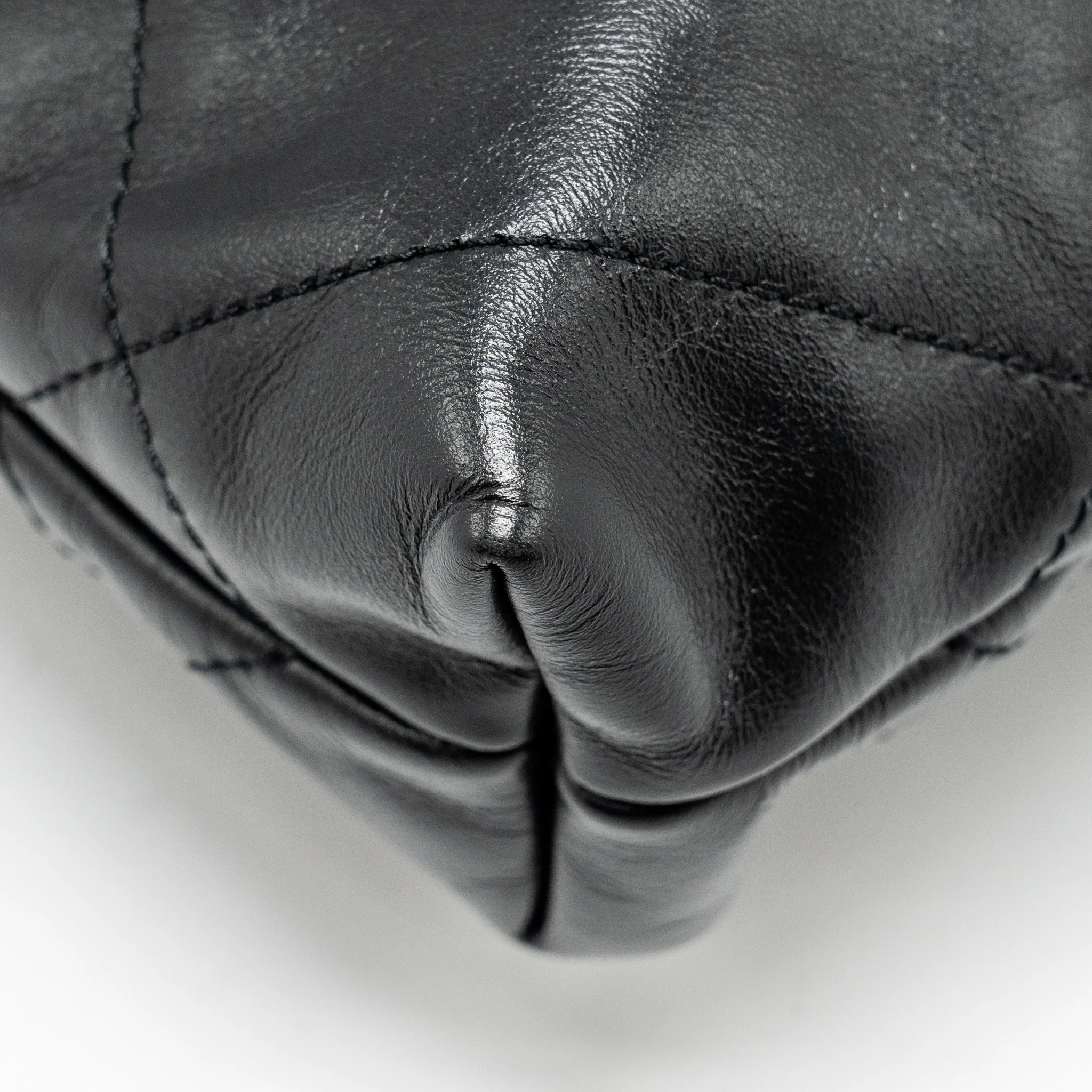 Chanel mini 22 Bag Shiny Calfskin Black SHW (Microchip) - Image 8