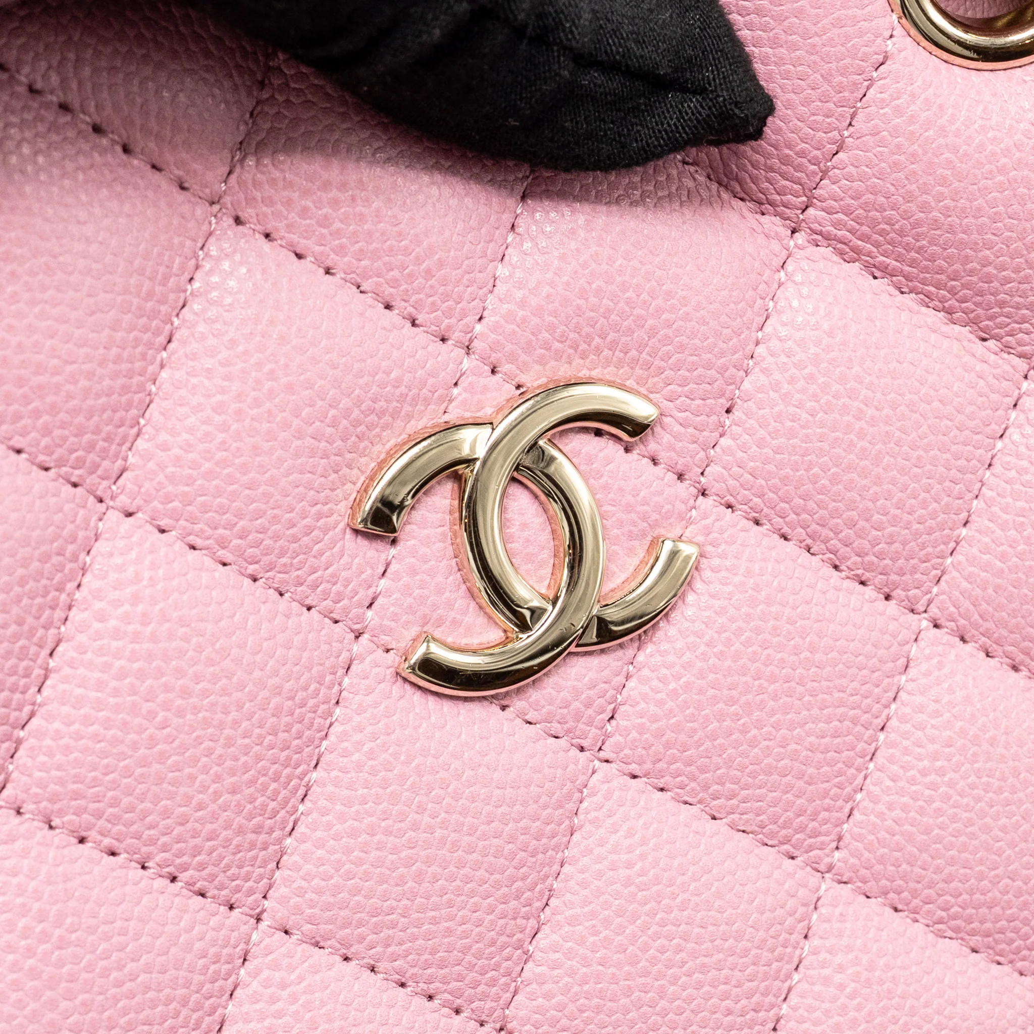 Chanel Mini Bucket hobo bag caviar pink LGHW (microchip) - Image 12