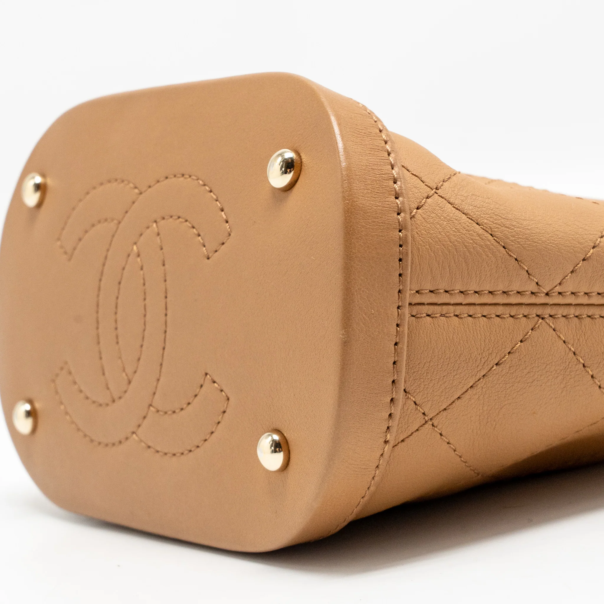 Chanel mini drawstring bucket bag calfskin dark beige LGHW - Image 8