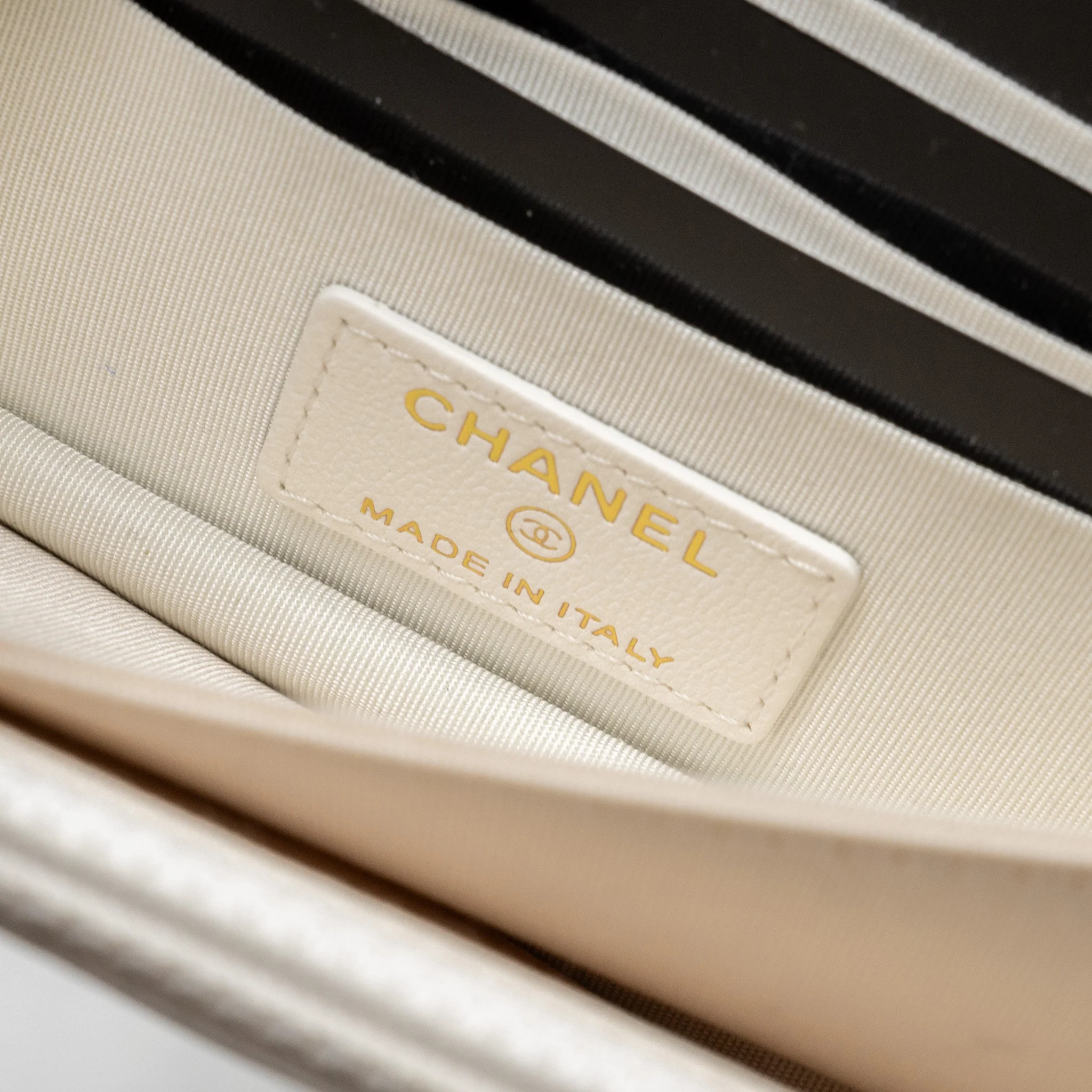 Chanel mini flap wallet with chain lambskin white LGHW - Image 13