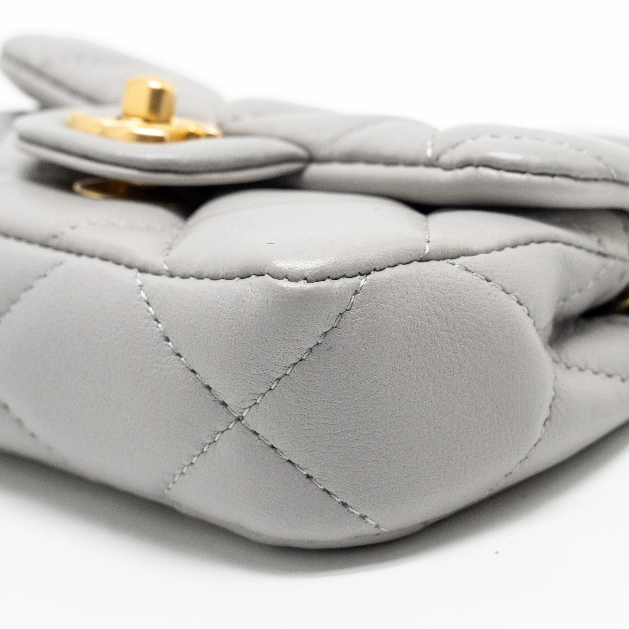 Chanel Mini Quilted Flap Card Holder with chain Lambskin Grey GHW - Image 7