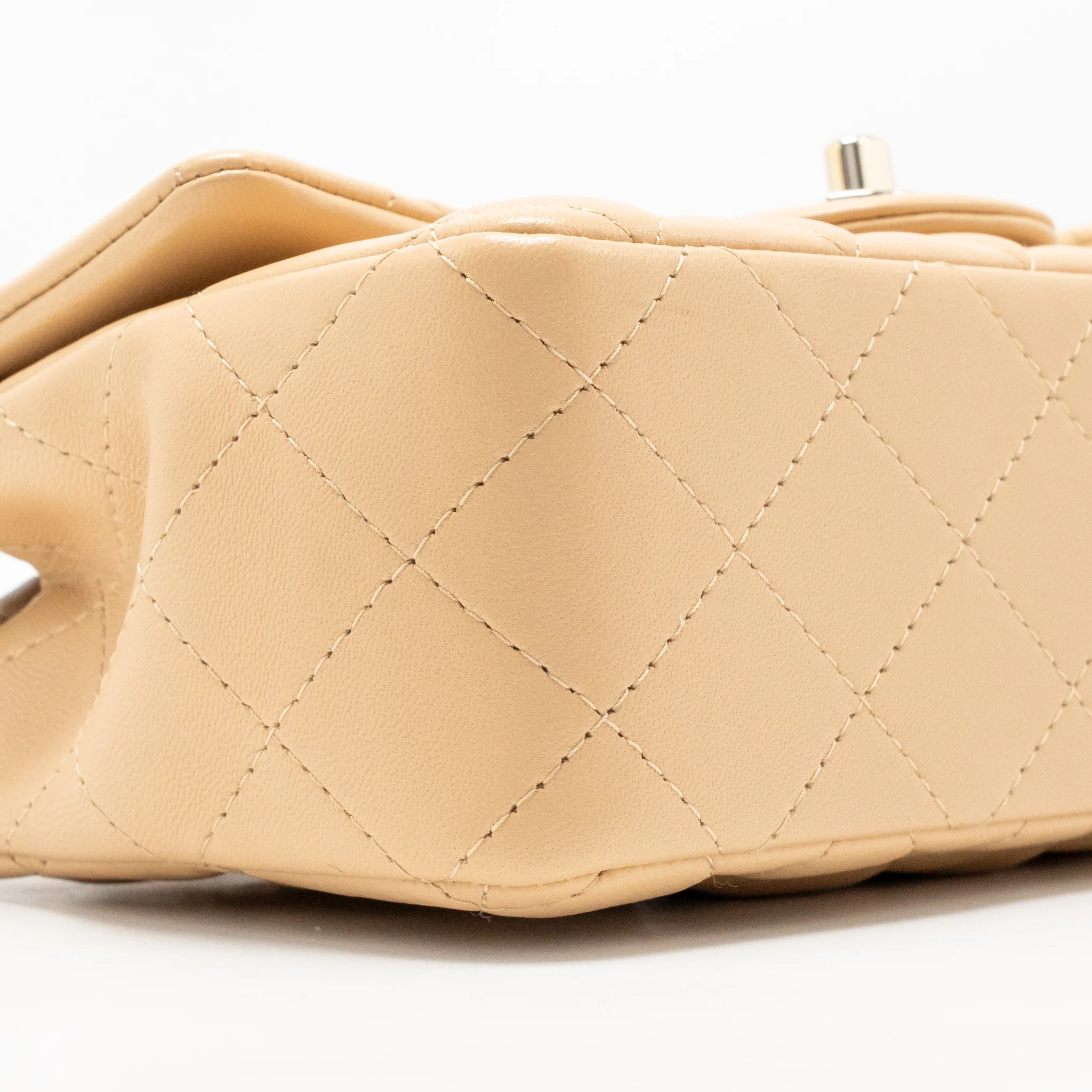 Chanel Mini Rectangular Flap Bag Lambskin beige LGHW (Microchip) - Image 7