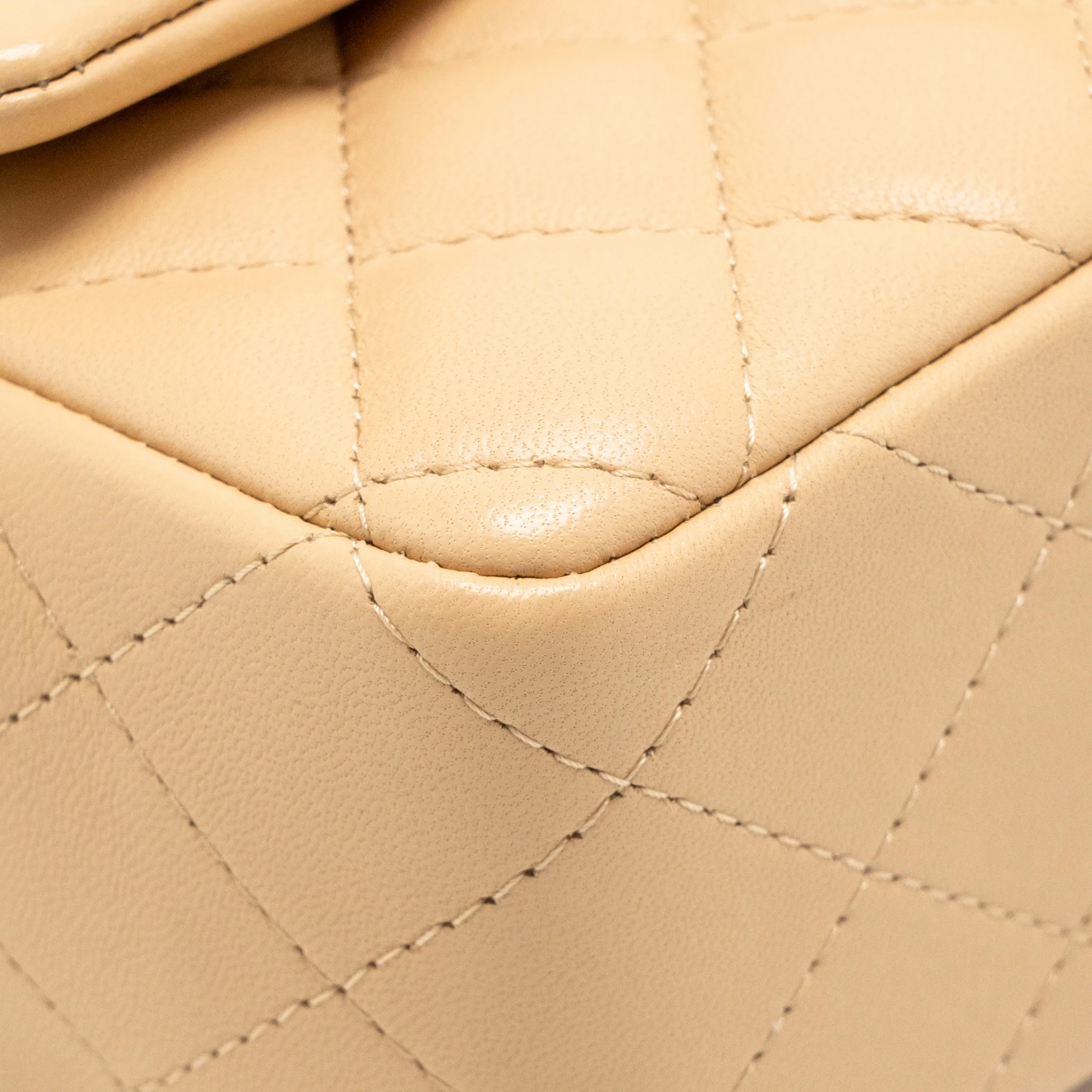 Chanel Mini Rectangular Flap Bag Lambskin beige LGHW (Microchip) - Image 9