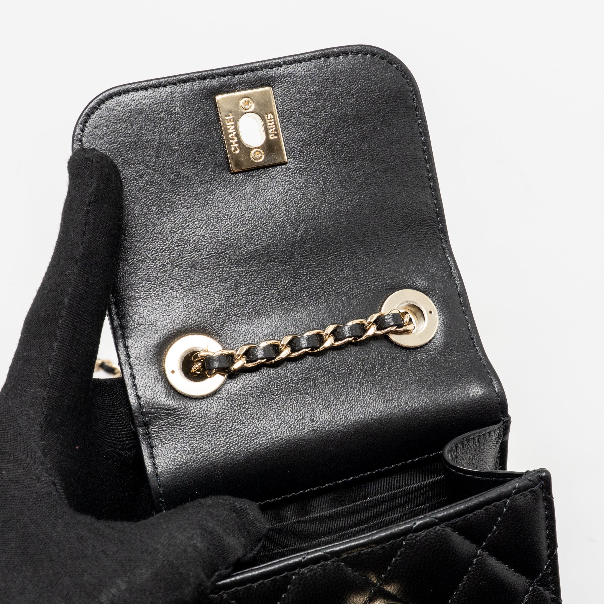 Chanel mini trendy cc clutch with chain lambskin black LGHW - Image 16