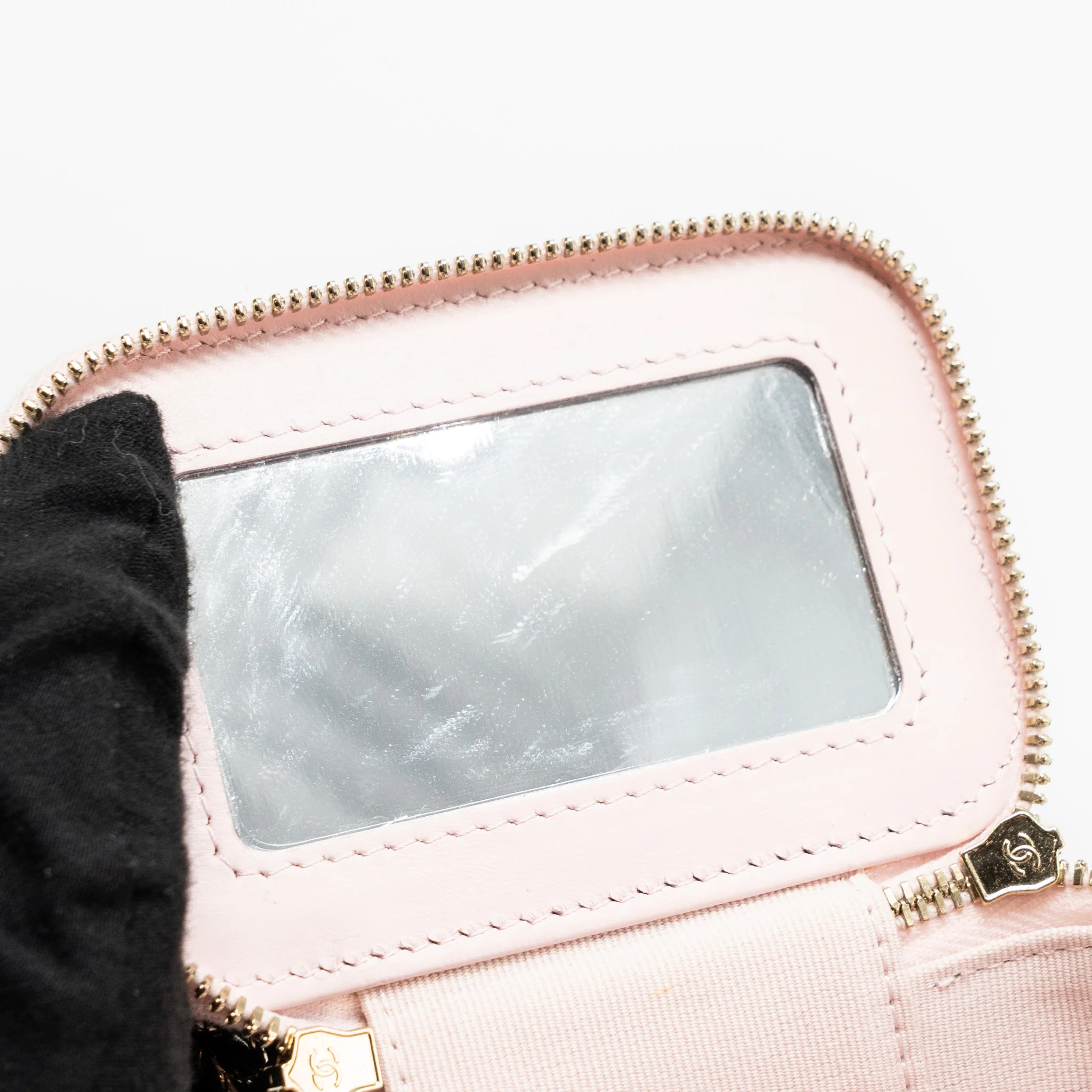 Chanel mini vanity case with giant chain lambskin pink LGHW - Image 11