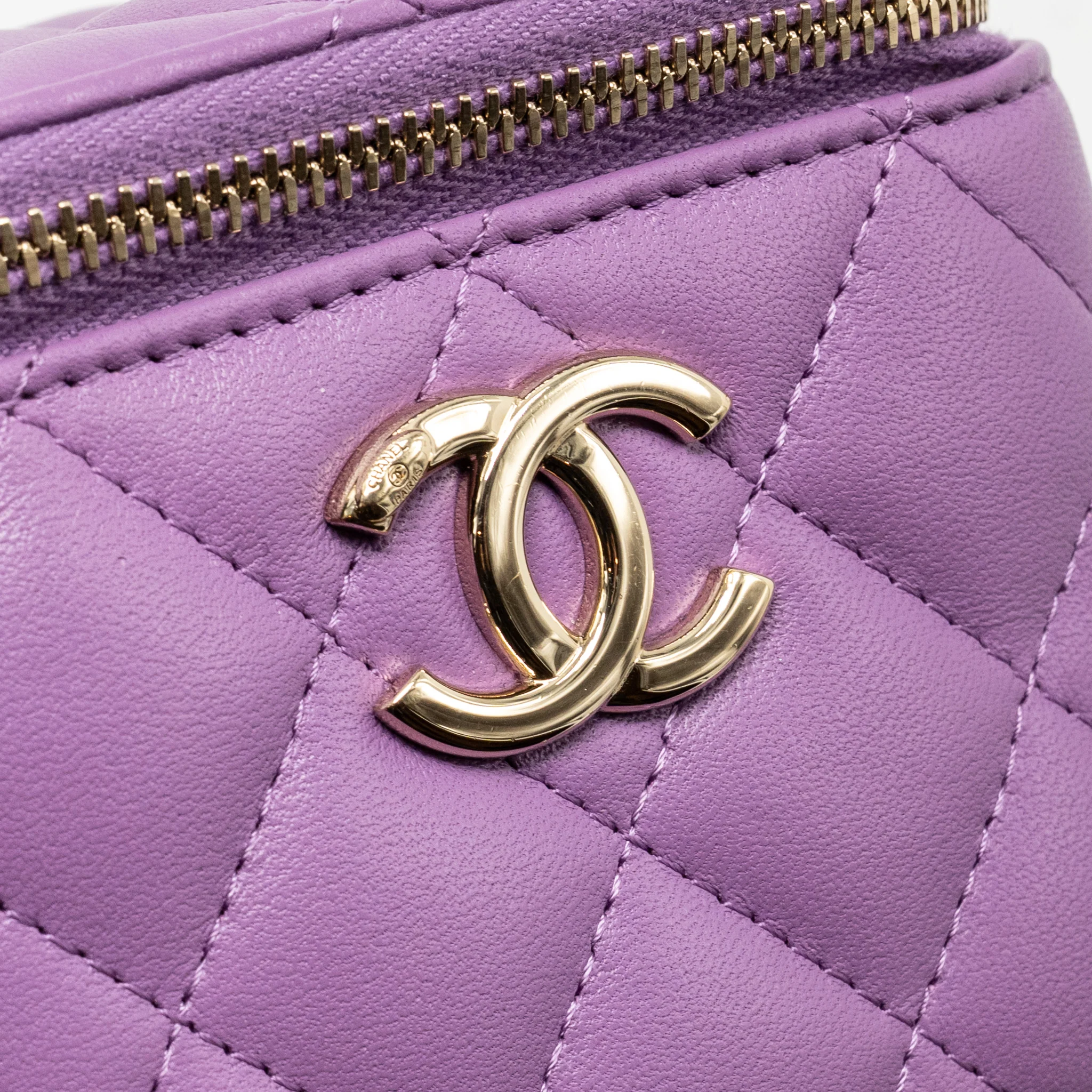 Chanel Mini Vanity Case with Giant Chain Lambskin Purple LGHW - Image 13