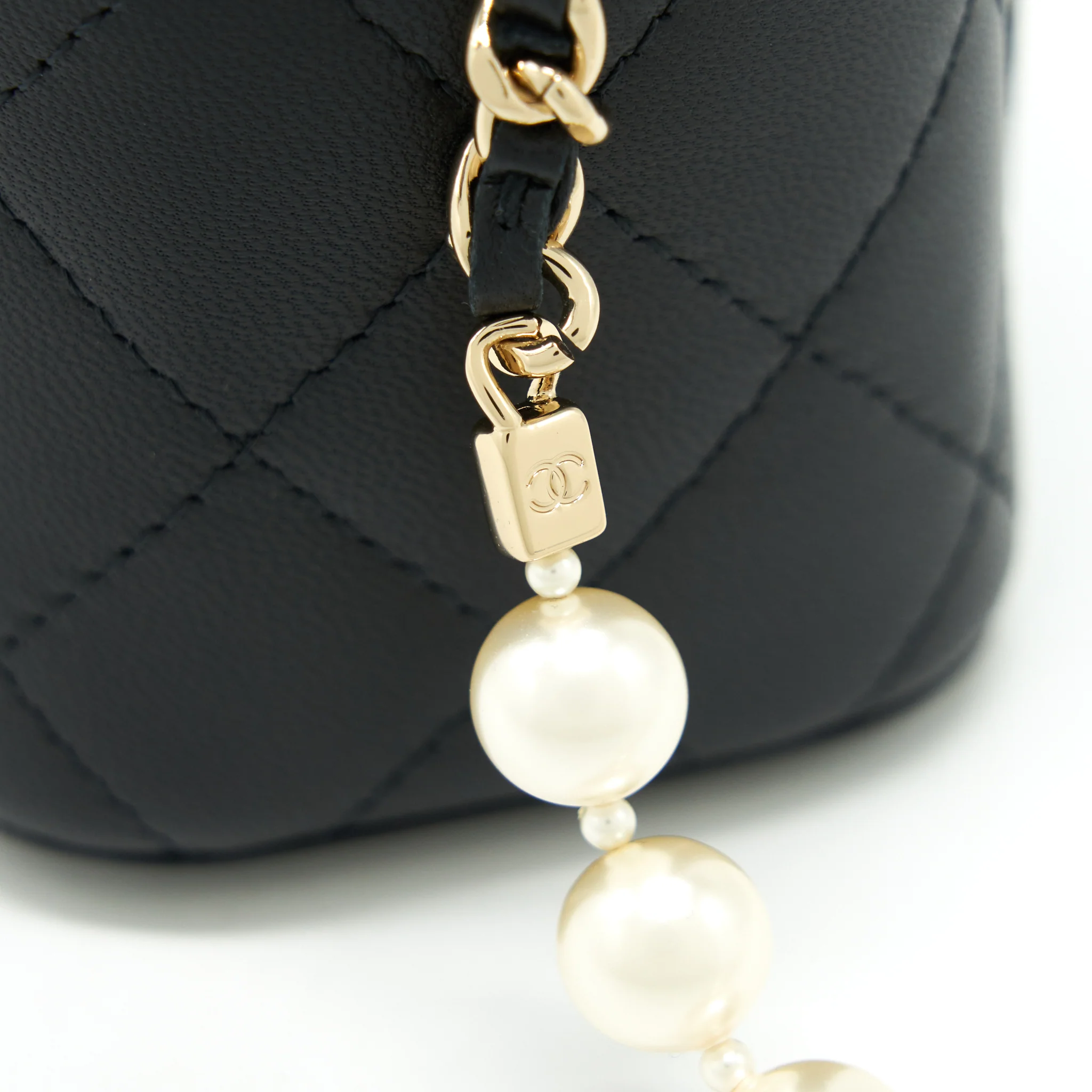 Chanel Mini Vanity With Pearl Chain Lambskin Black LGHW - Image 8