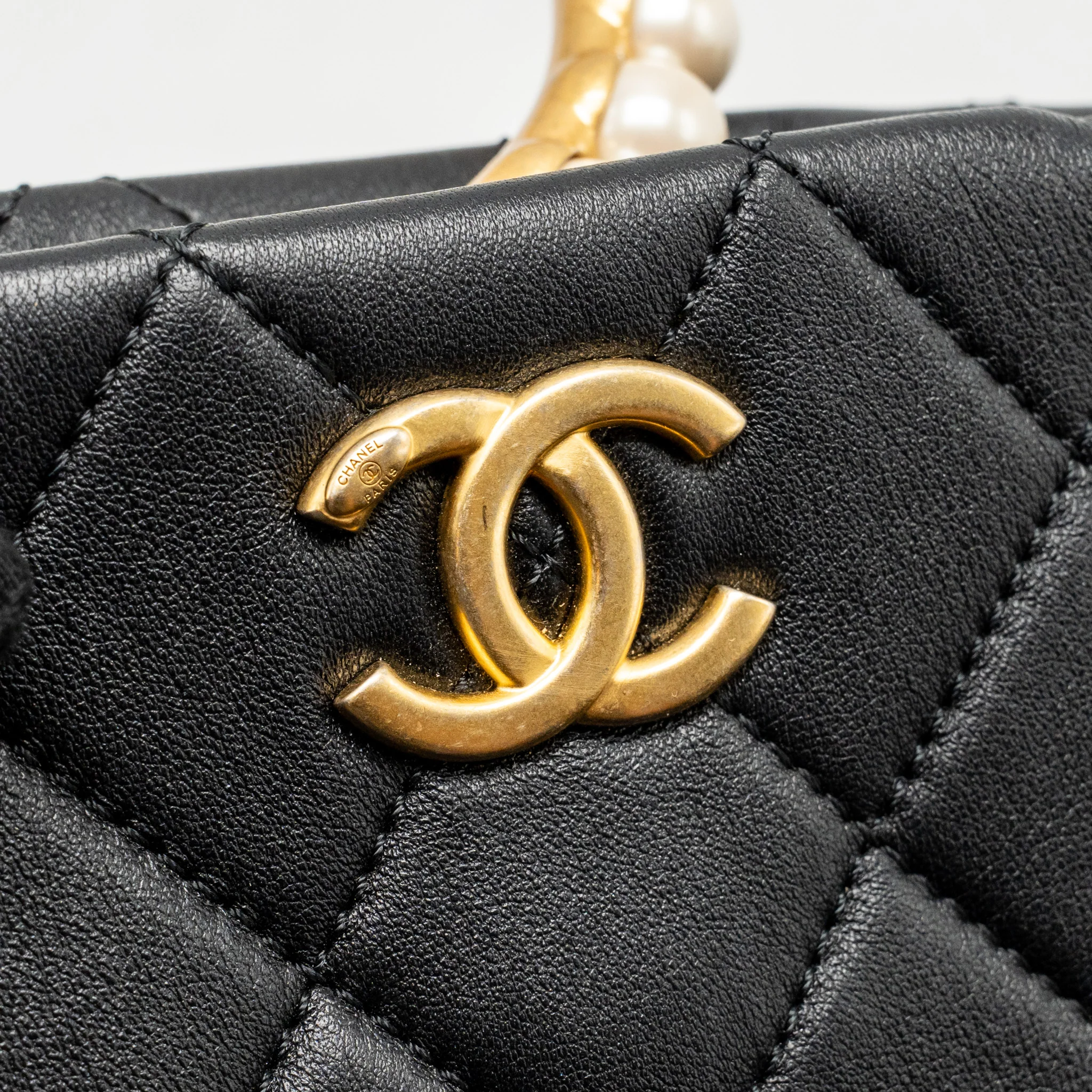 Chanel Pearl Crown Handle Clutch Lambskin Black GHW (Microchip) - Image 10