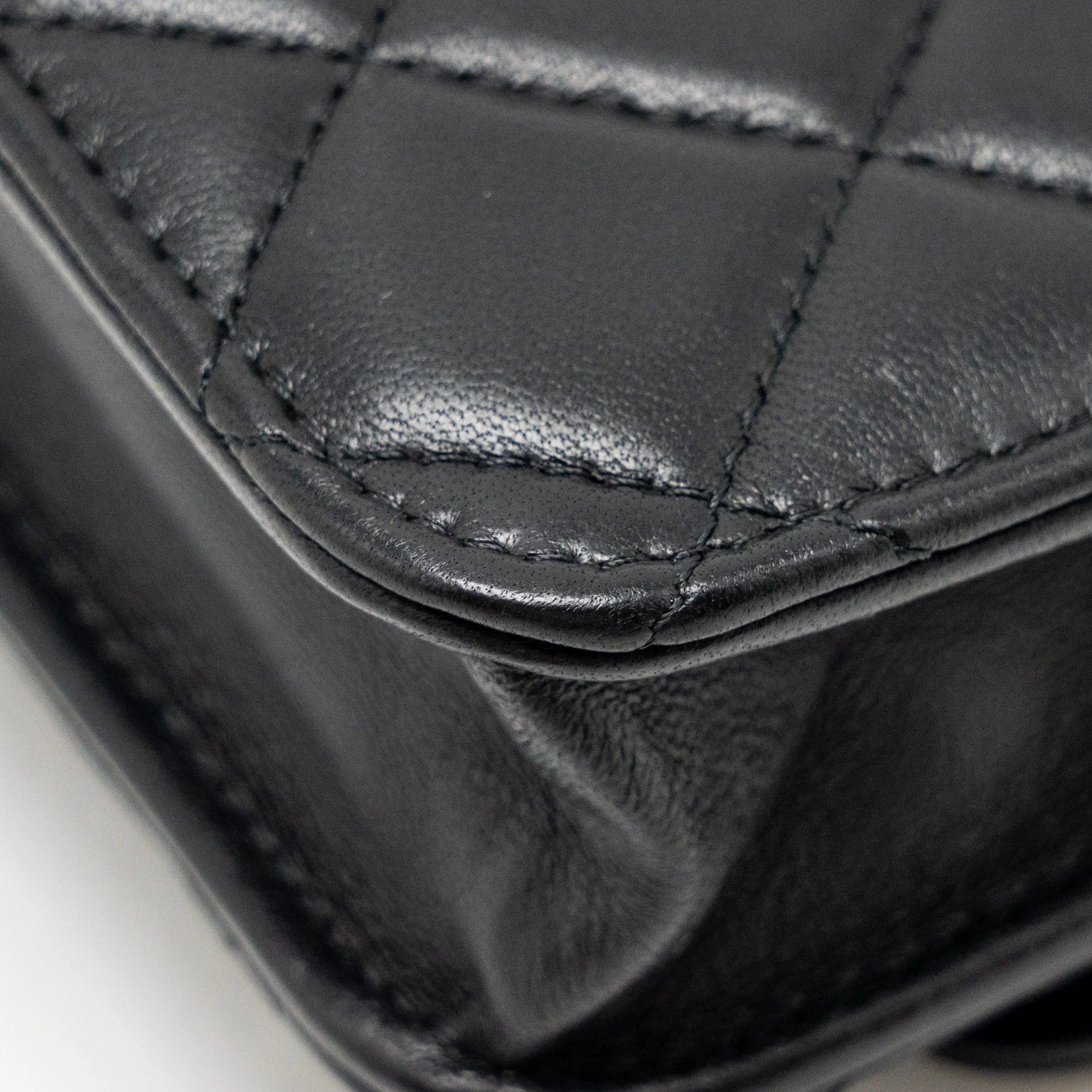 Chanel Pearl Crush Mini Flap Wallet with Chain Lambskin Black GHW (Microchip) - Image 10