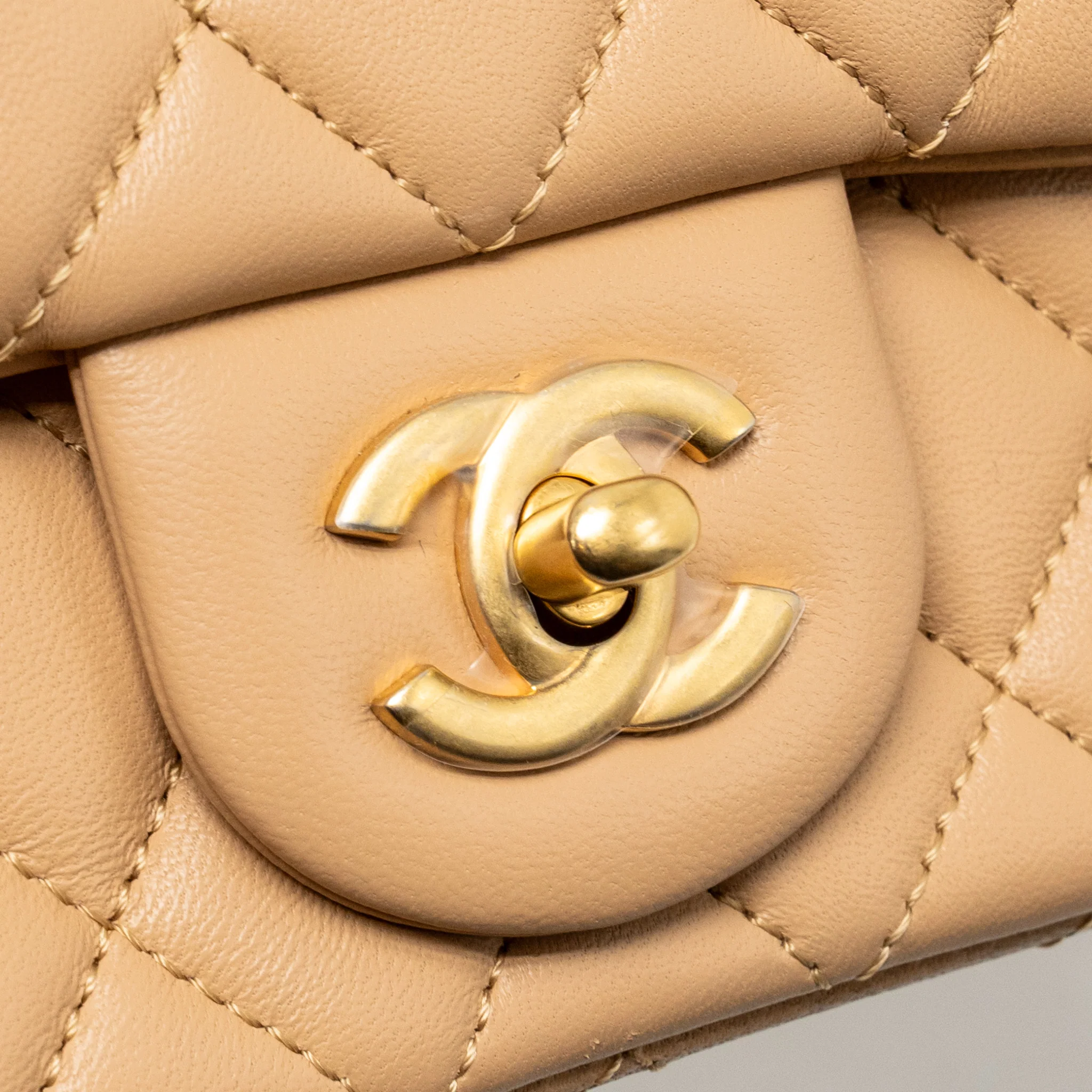 Chanel Pearl Crush mini rectangular flap bag lambskin beige GHW (microchip) - Image 13