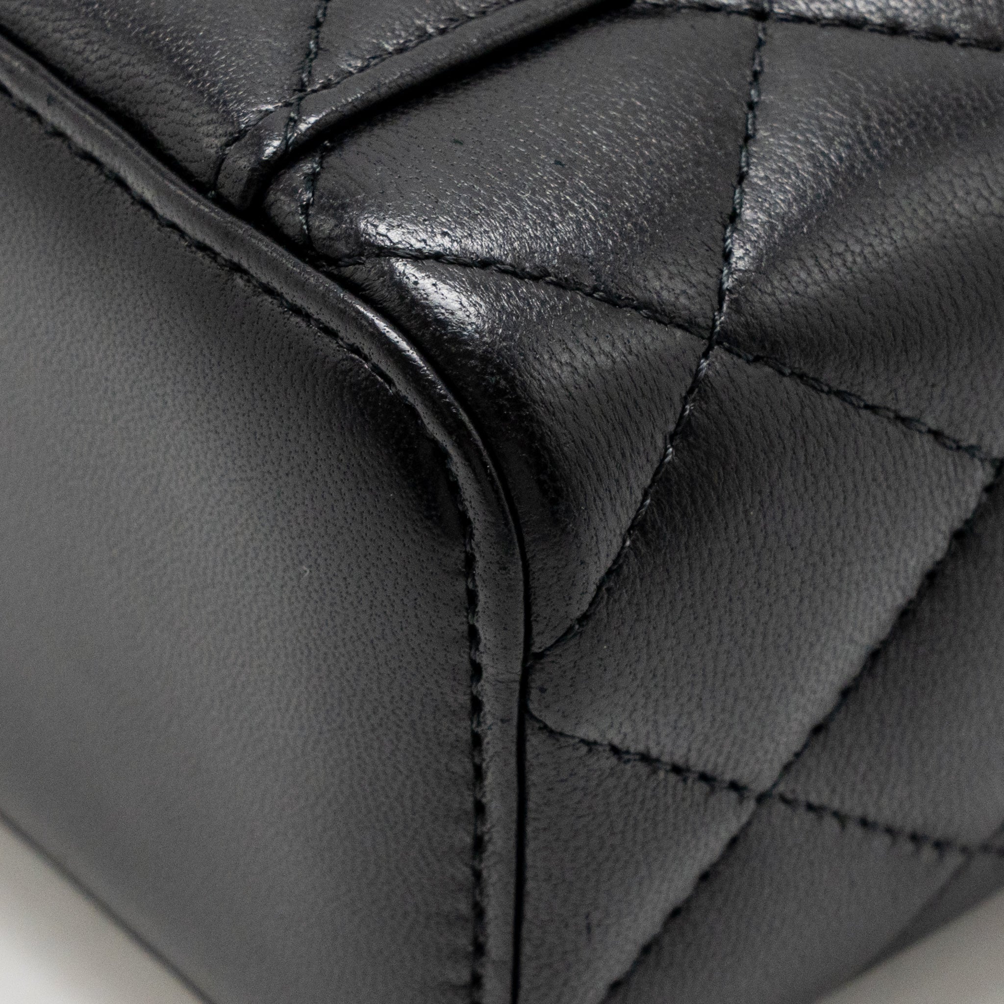 Chanel Pearl Crush Mini Vanity with Chain Lambskin Black GHW - Image 12