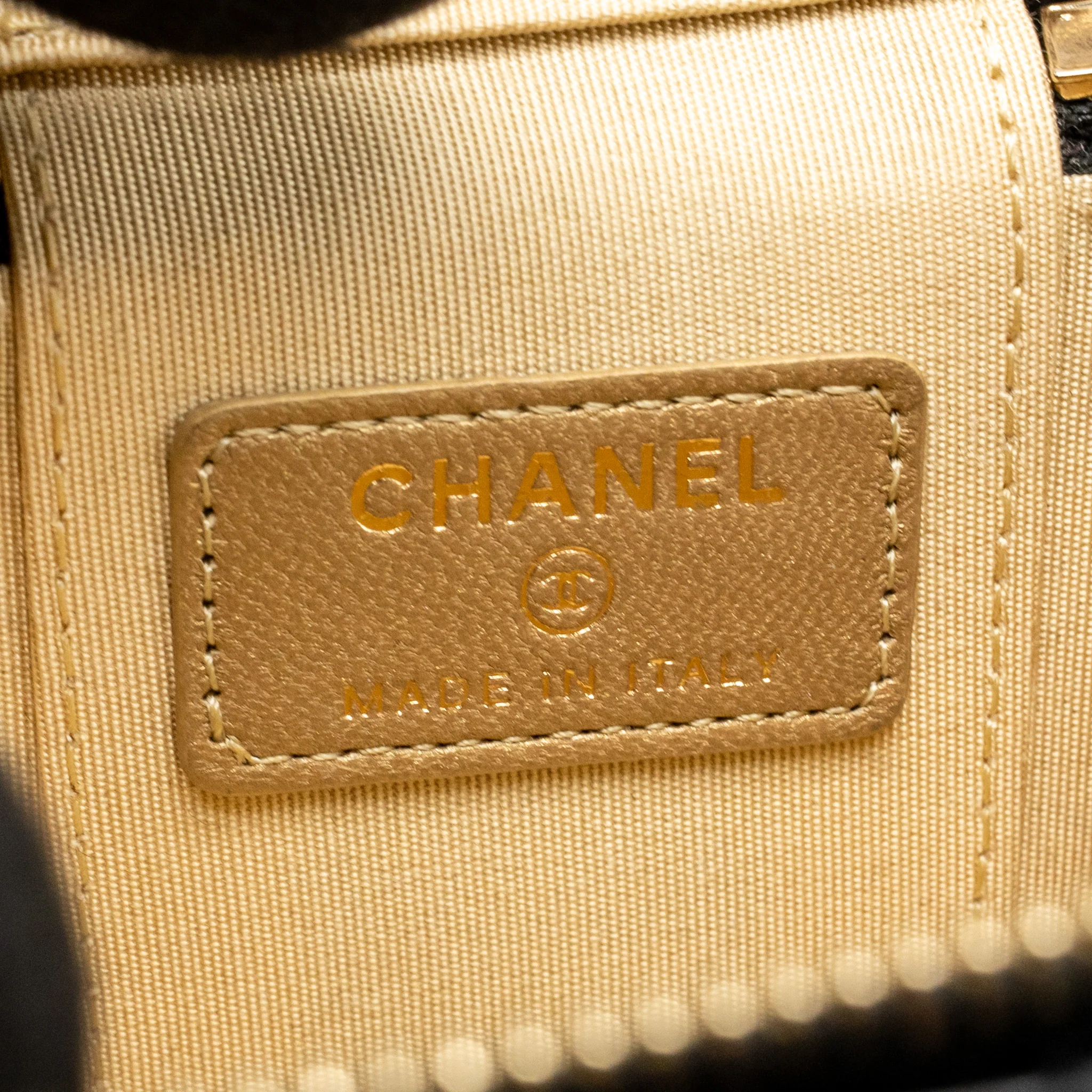 Chanel Pearl Crush Mini Vanity with Chain Lambskin Black GHW - Image 16
