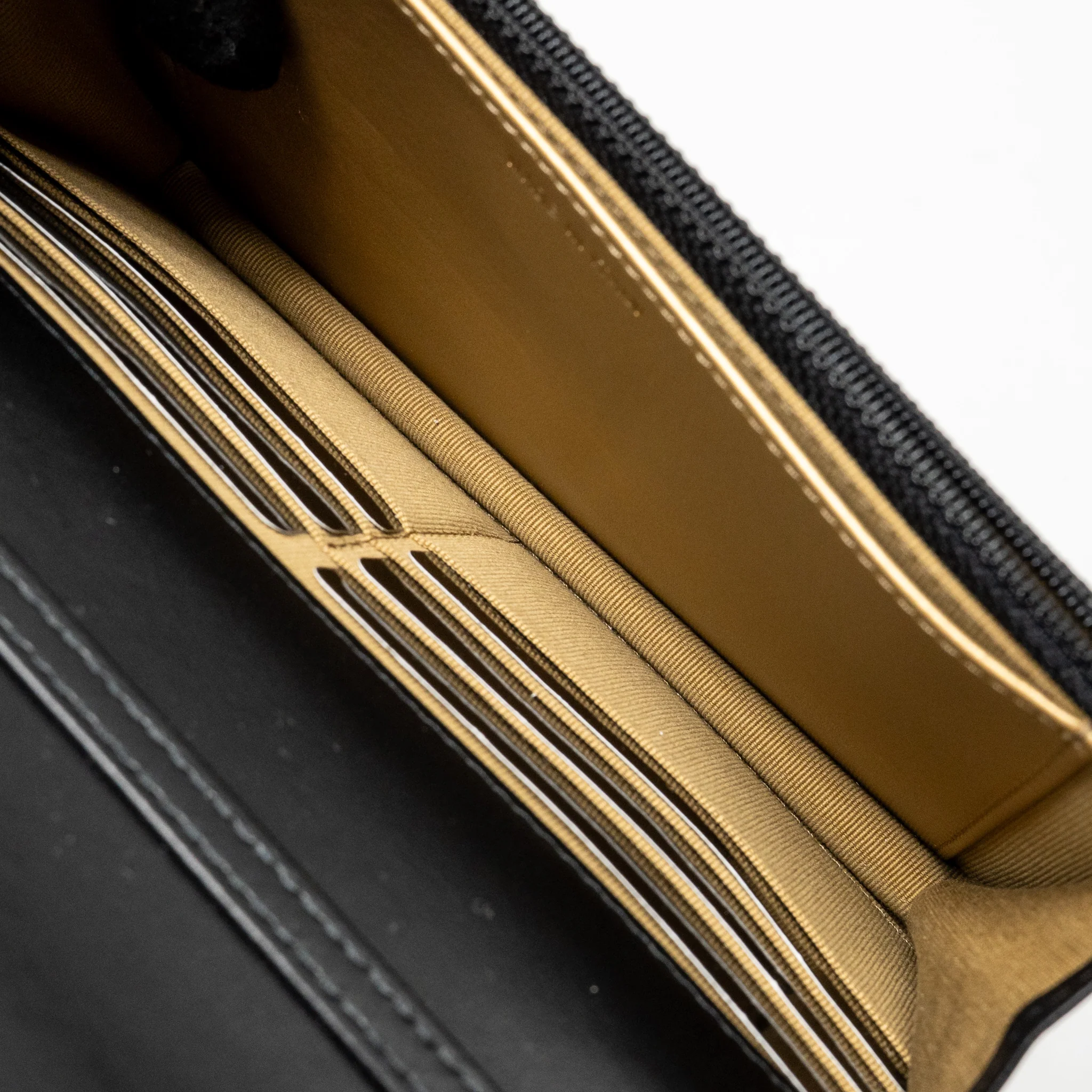 CHANEL Pearl Crush Wallet on Chain Lambskin Black GHW (Microchip) - Image 15