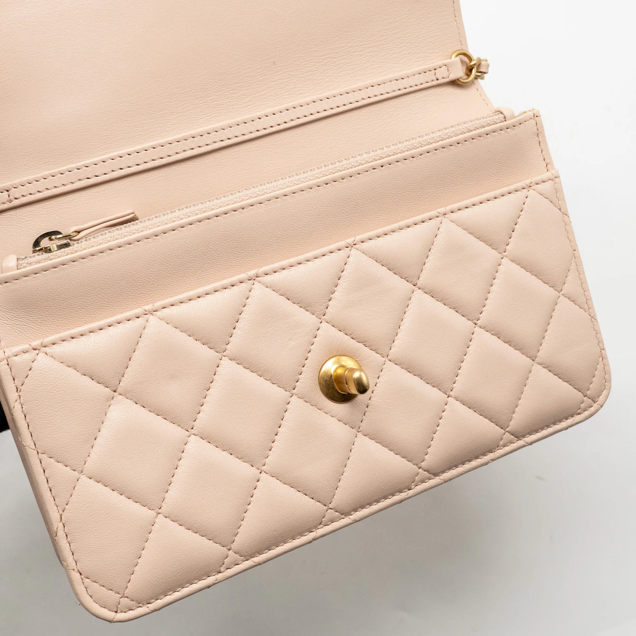 Chanel Pearl Crush Wallet On Chain Lambskin Light Pink GHW (Microchip) - Image 13