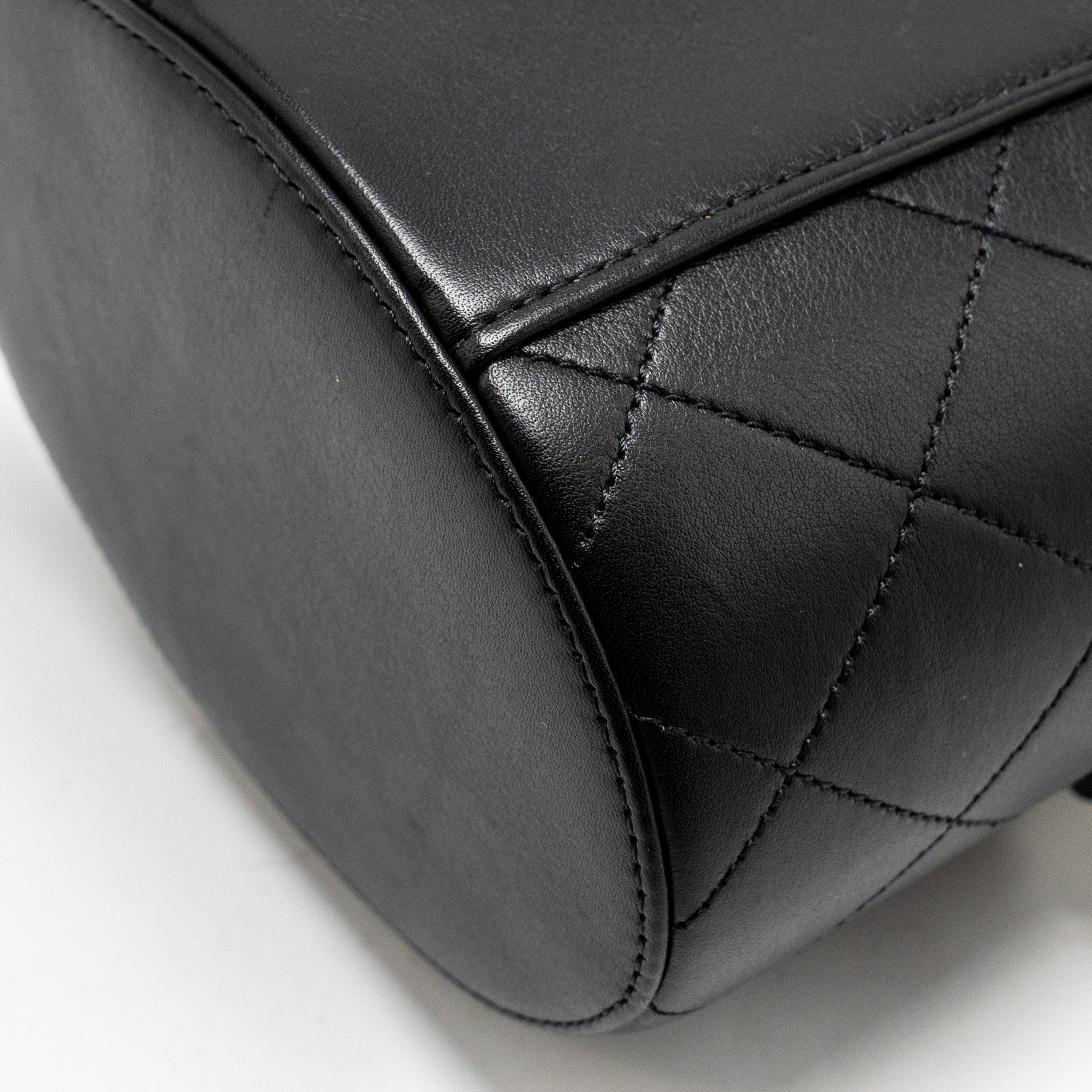 Chanel Pearl Letter Logo Detailed Vanity Case Calfskin Black GHW - Image 11