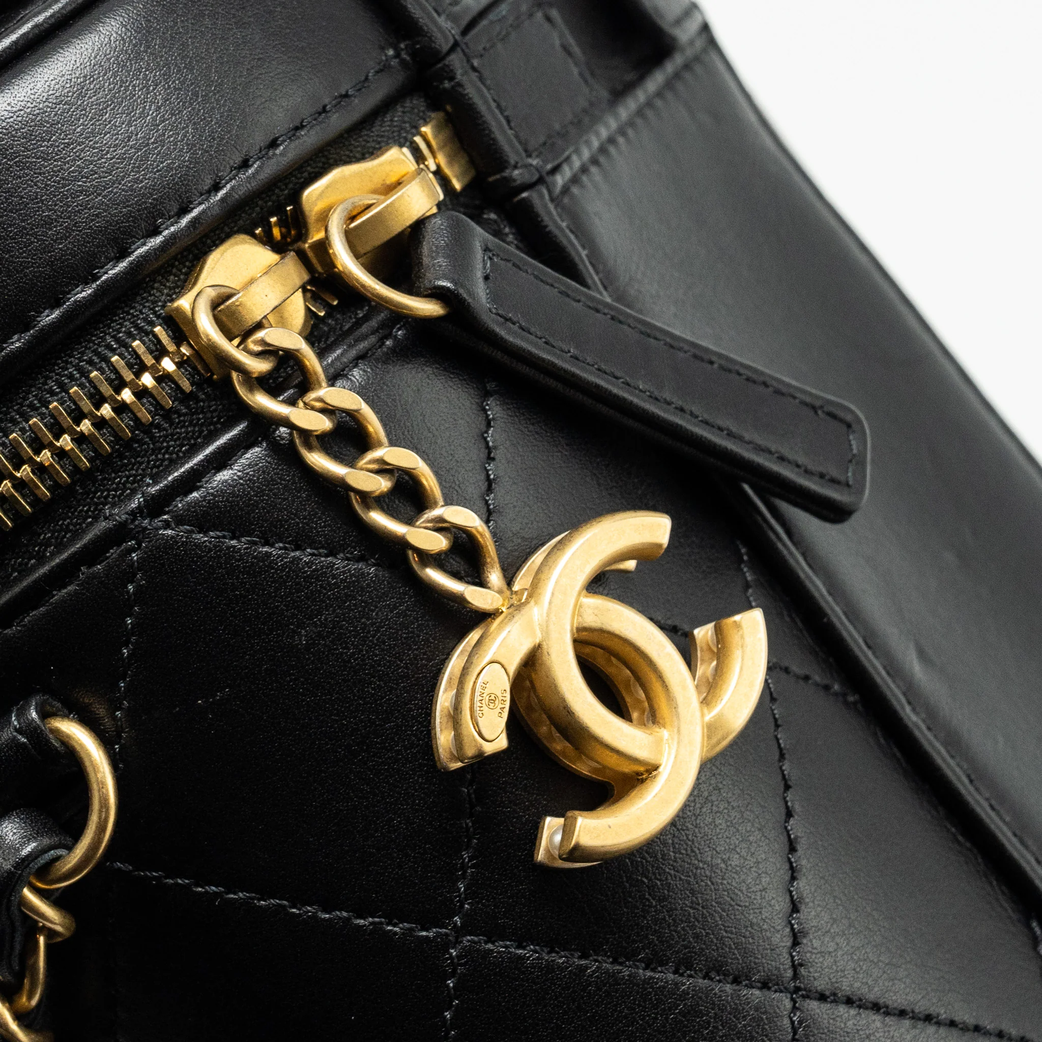 Chanel Pearl Letter Logo Detailed Vanity Case Calfskin Black GHW - Image 13
