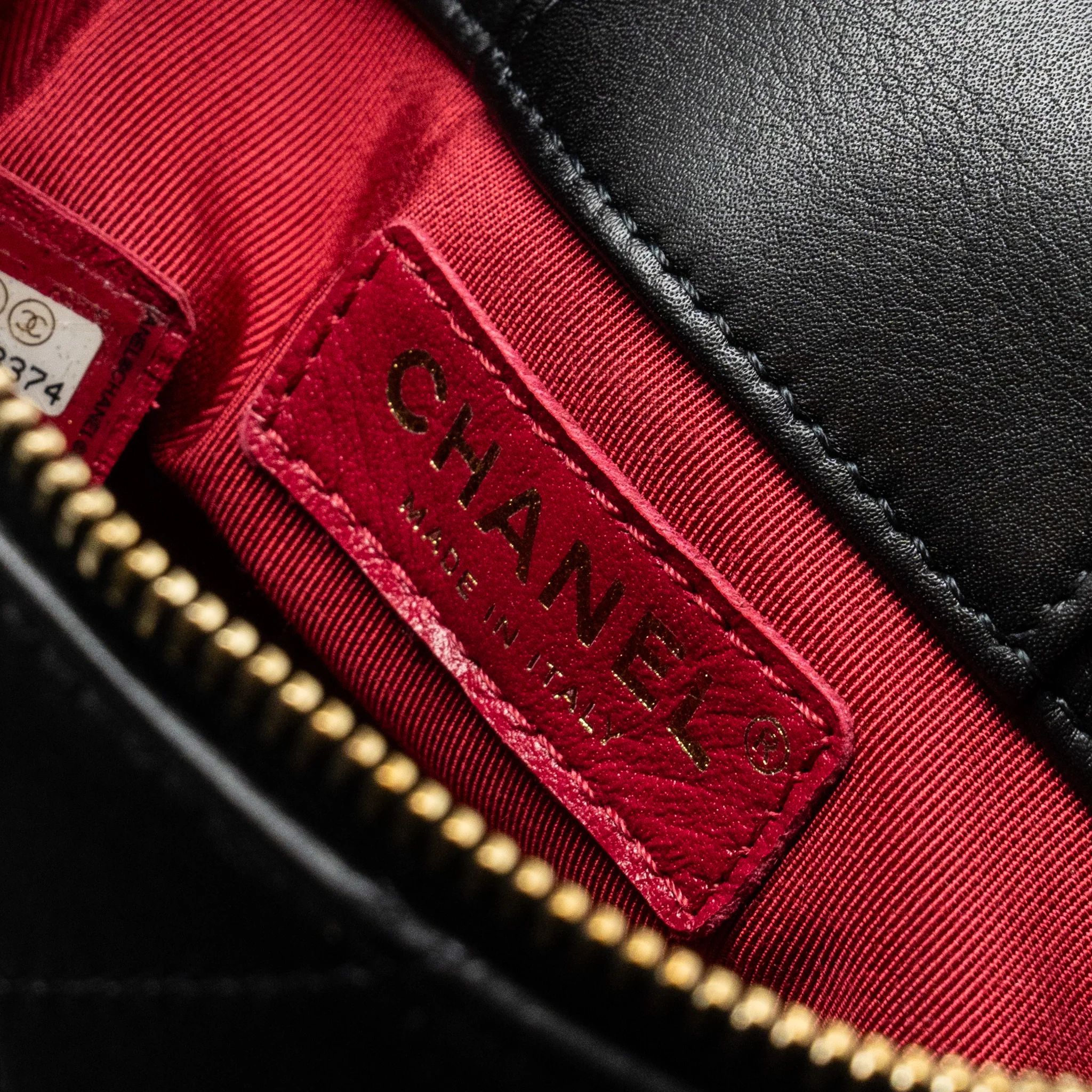 Chanel Pearl Letter Logo Detailed Vanity Case Calfskin Black GHW - Image 18