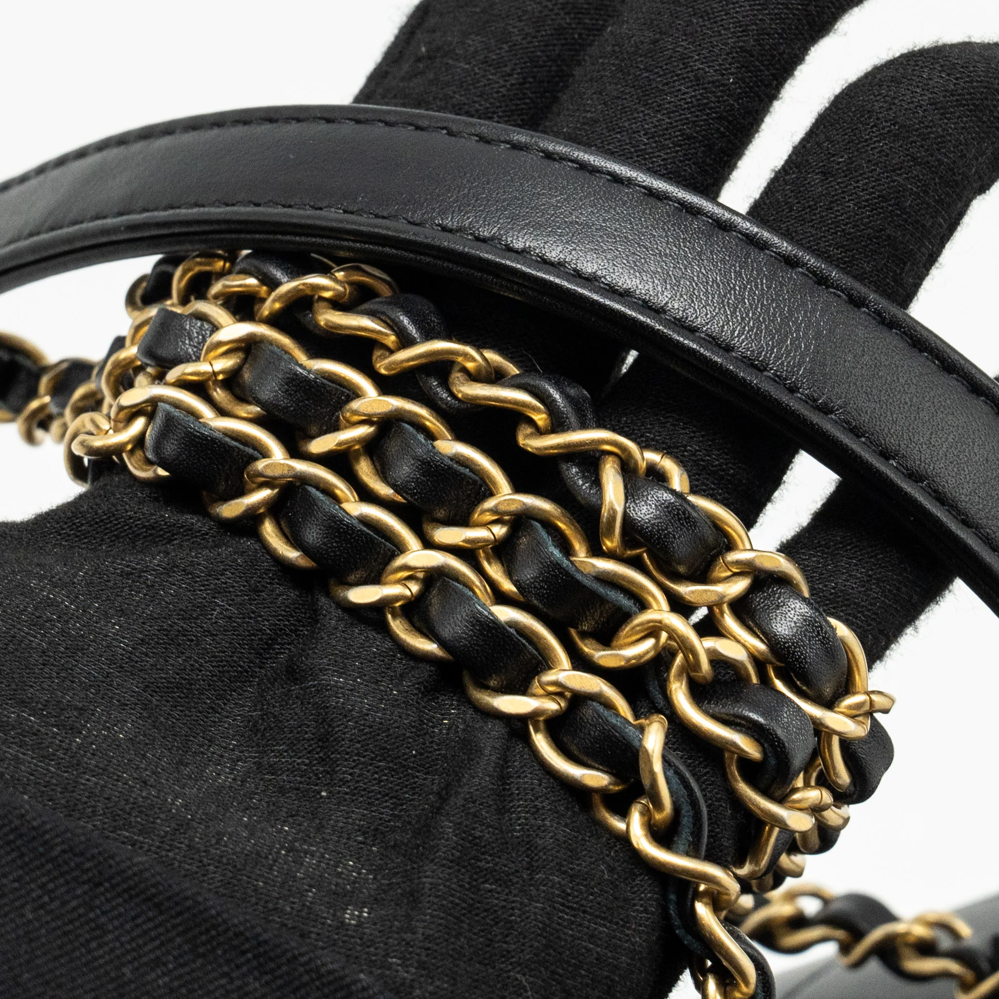 Chanel Pearl Letter Logo Detailed Vanity Case Calfskin Black GHW - Image 21