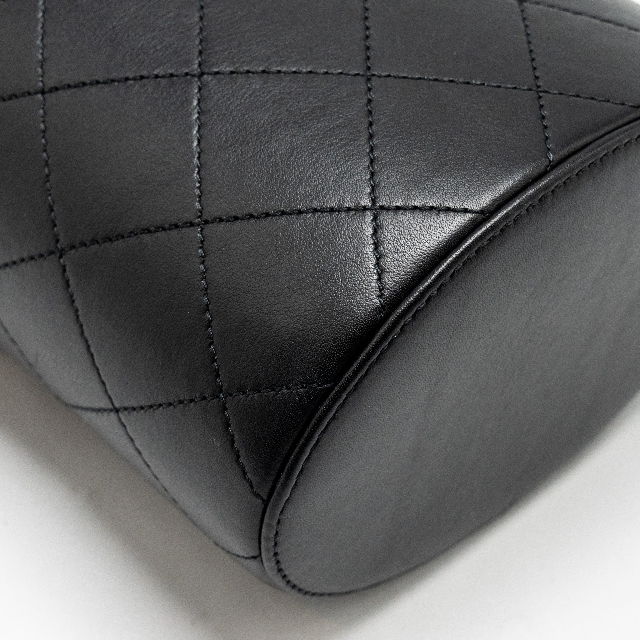 Chanel Pearl Letter Logo Detailed Vanity Case Calfskin Black GHW - Image 8