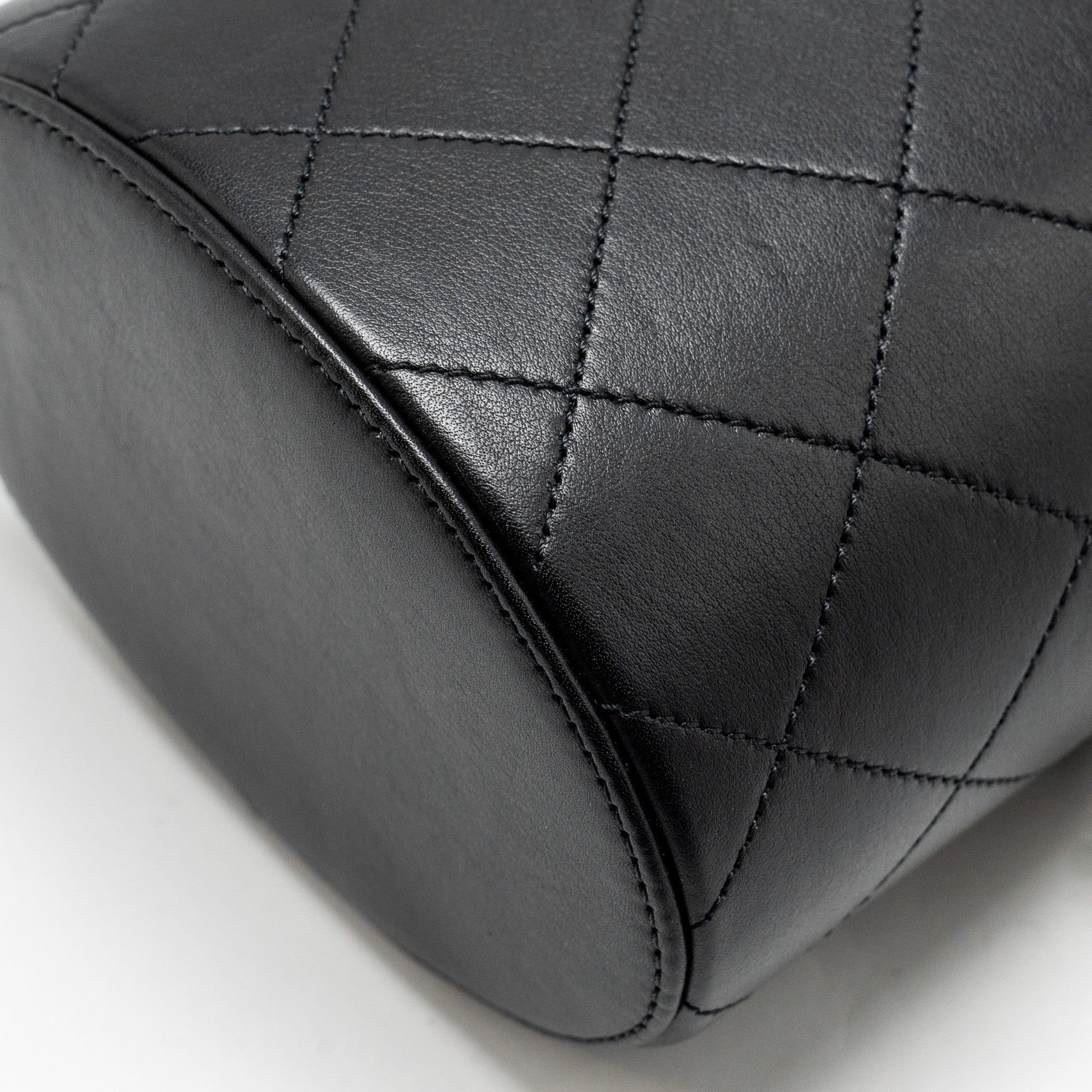 Chanel Pearl Letter Logo Detailed Vanity Case Calfskin Black GHW - Image 9