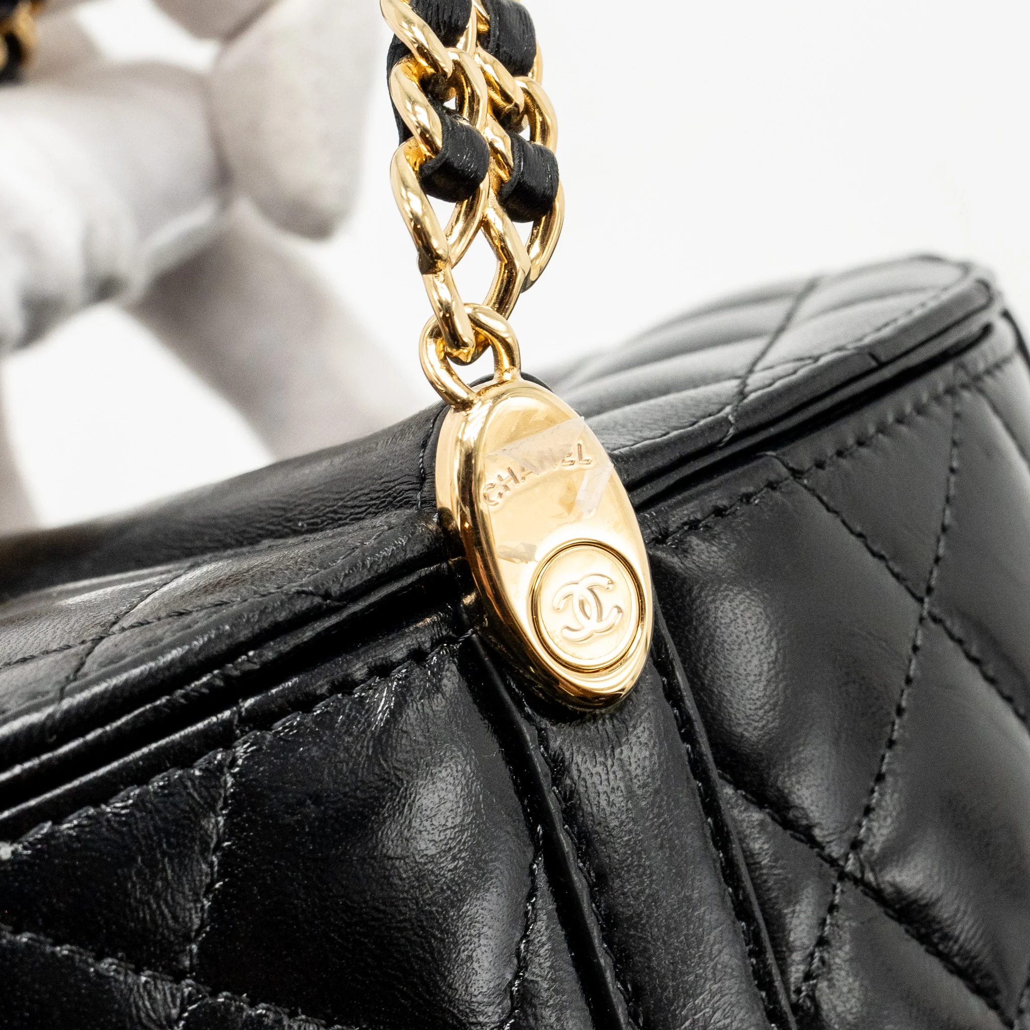Chanel picnic vanity lambskin black GHW (microchip) - Image 18